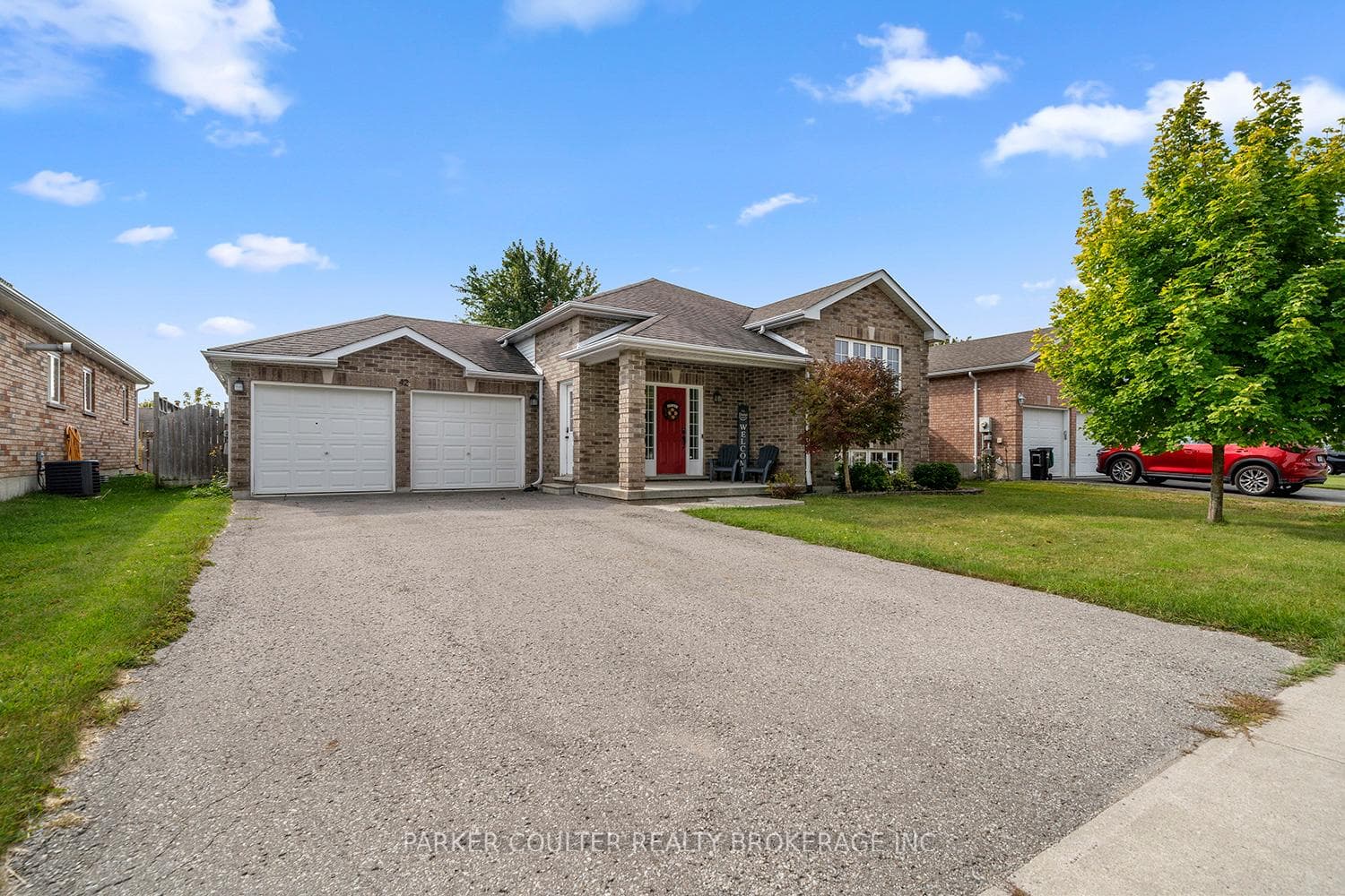 42 Whitfield Crescent photo 2