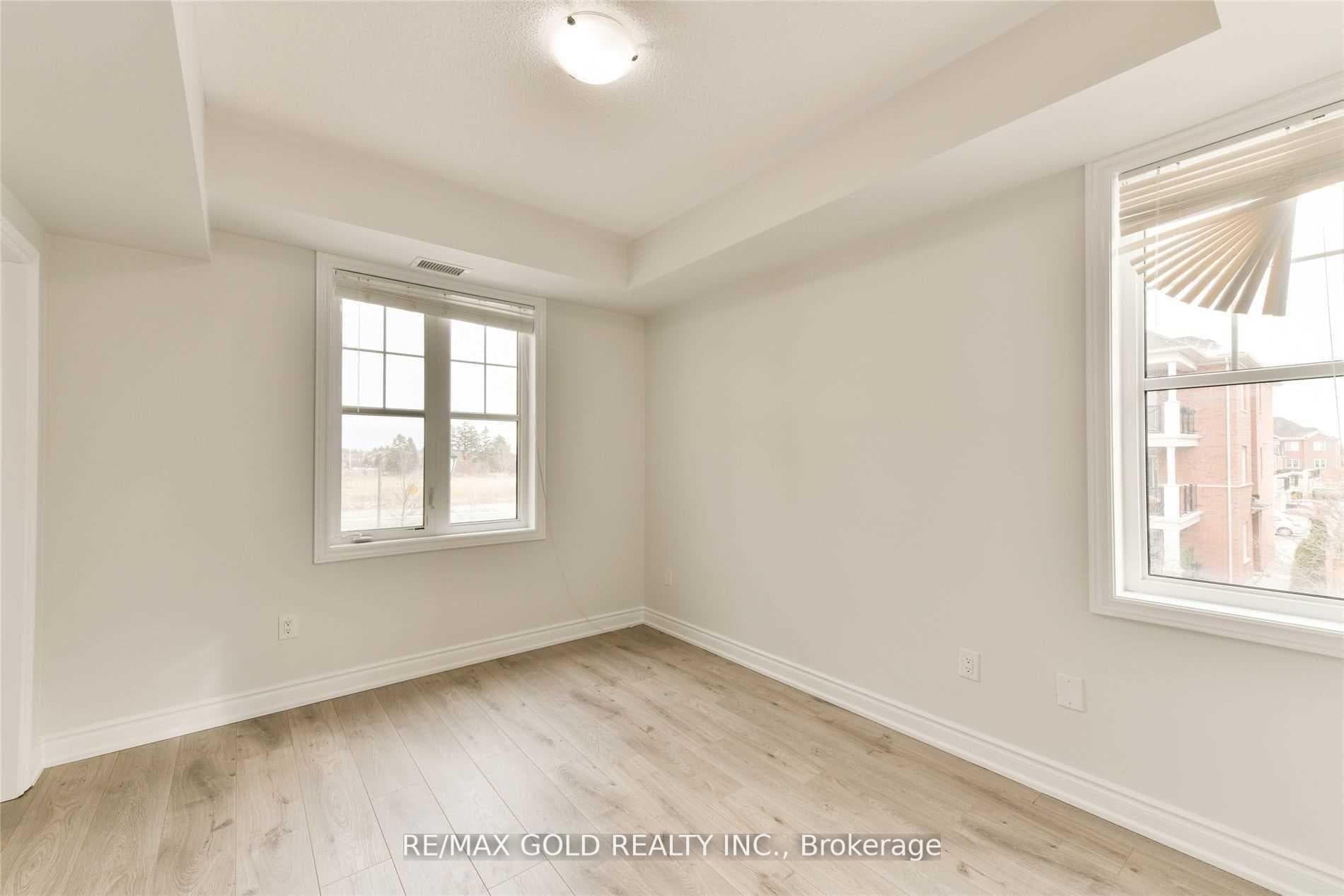 263 Georgian Drive Unit 212 photo 24