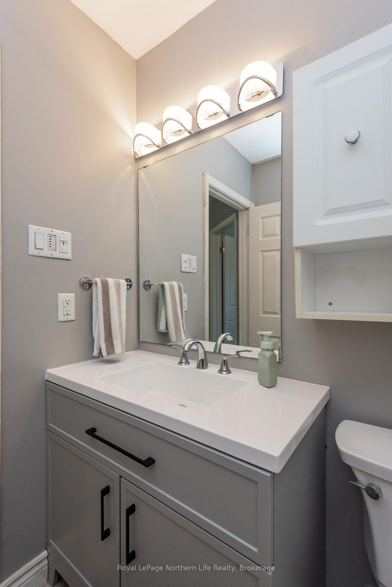 22 Prince Edward Drive photo 27