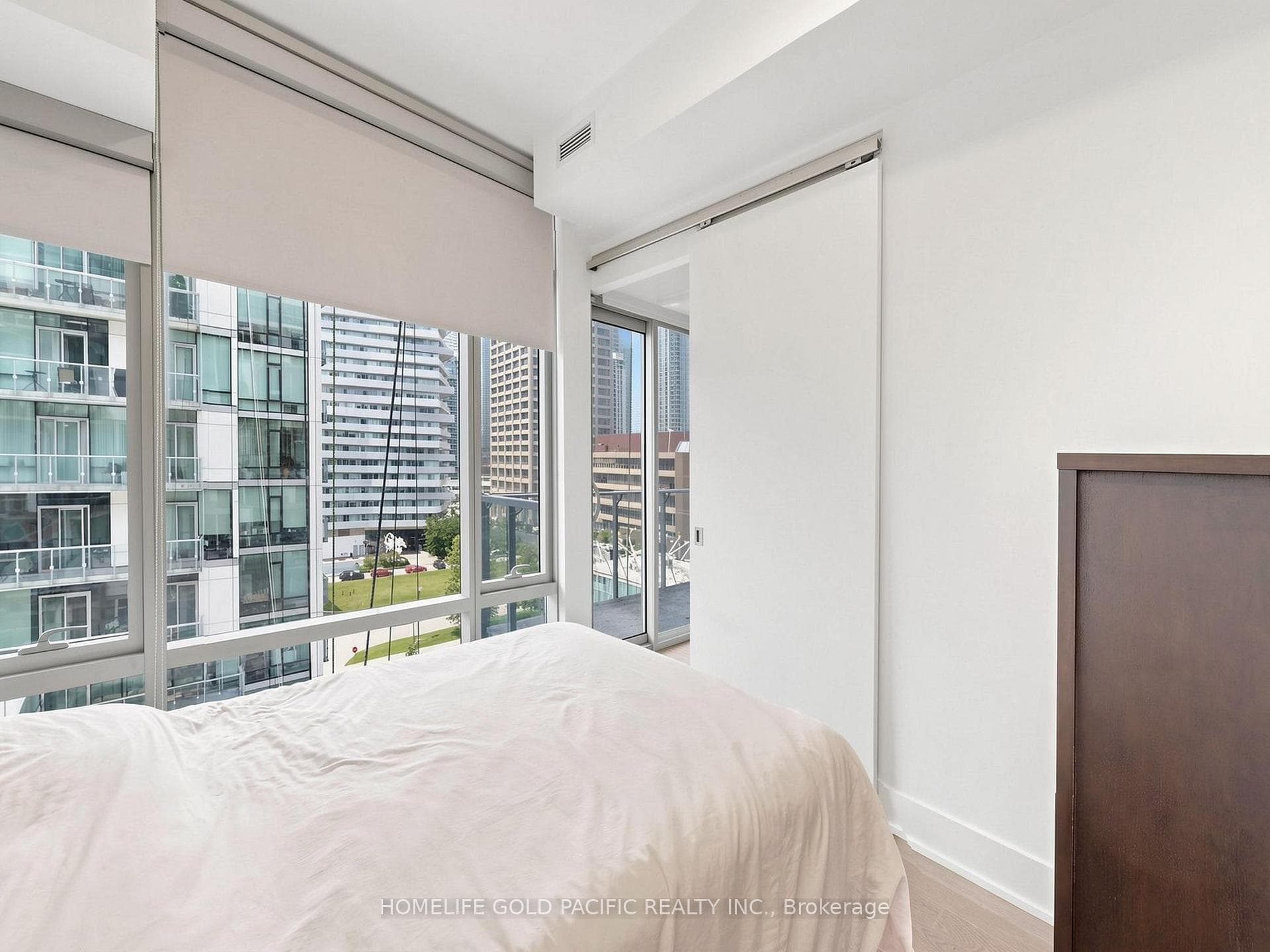 39 Queens Quay Unit 732 photo 20