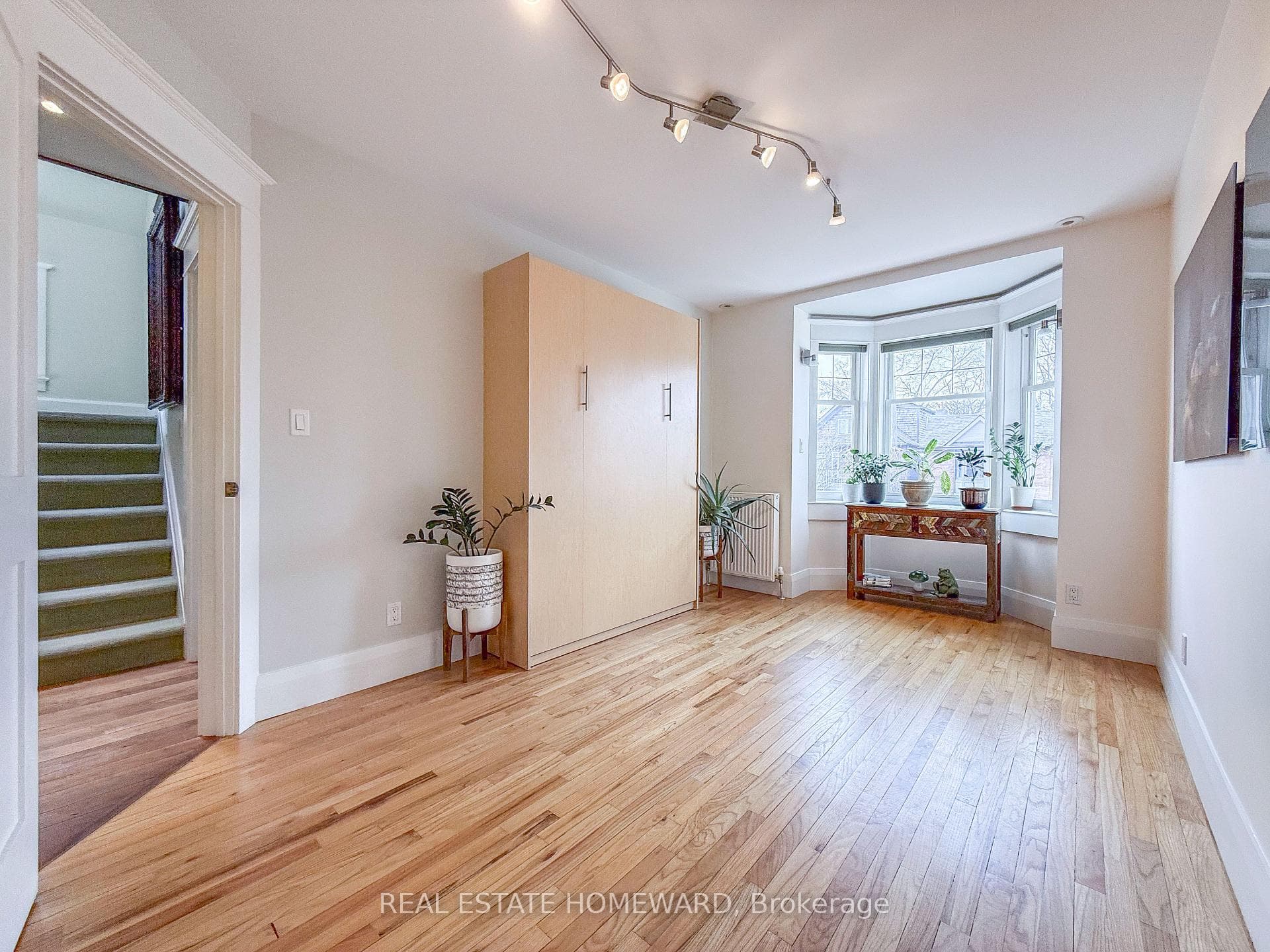 101 Bertmount Avenue photo 14