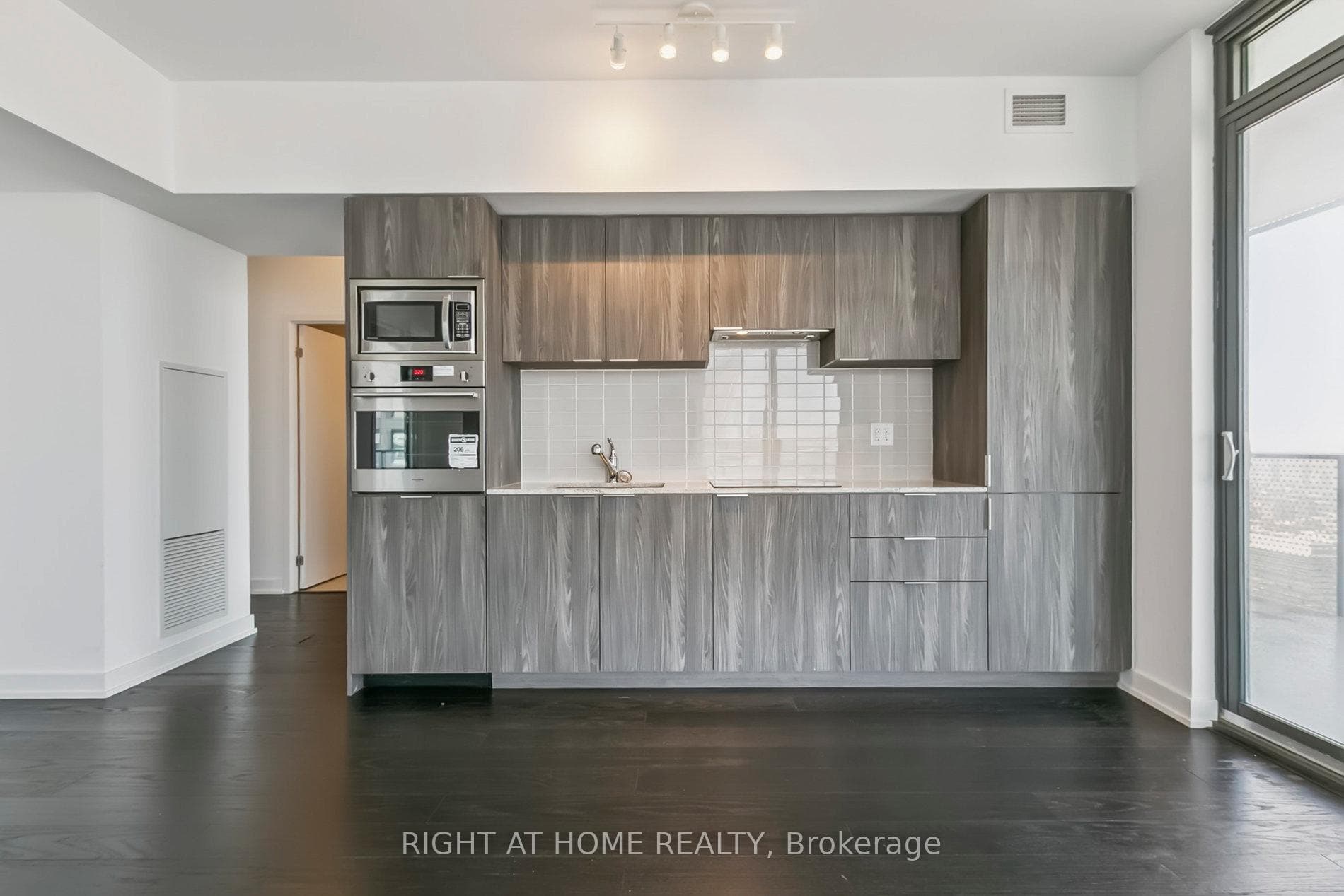 11 Wellesley St W Avenue Unit 5408 photo 8