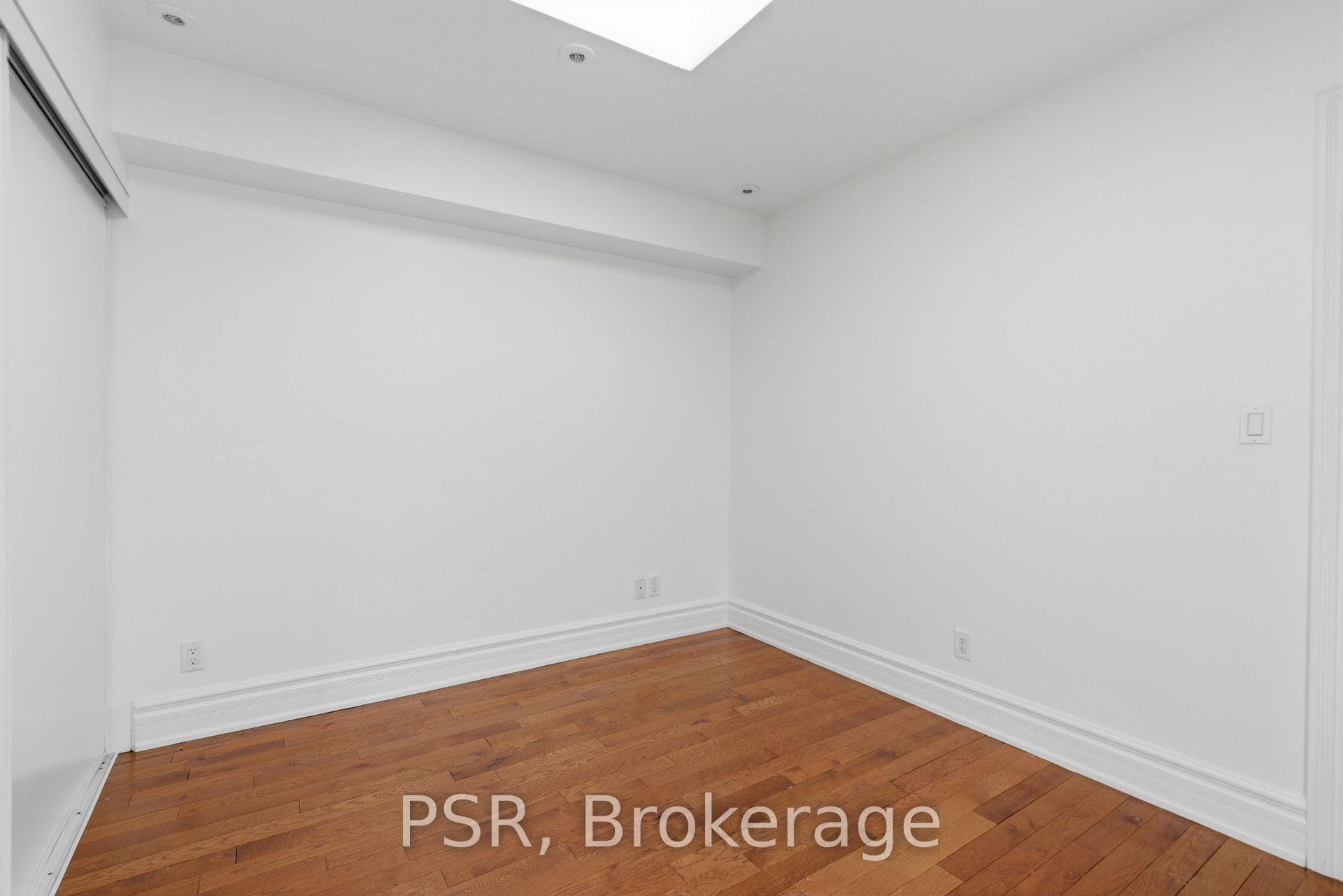2541 Yonge Street Unit Apt 1 photo 9