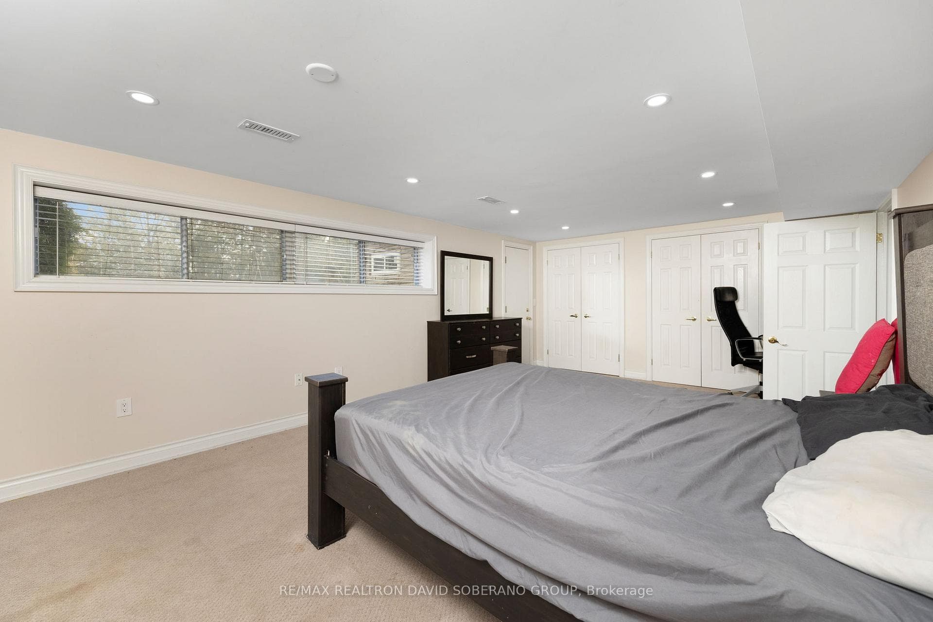 9 Brett Avenue photo 23