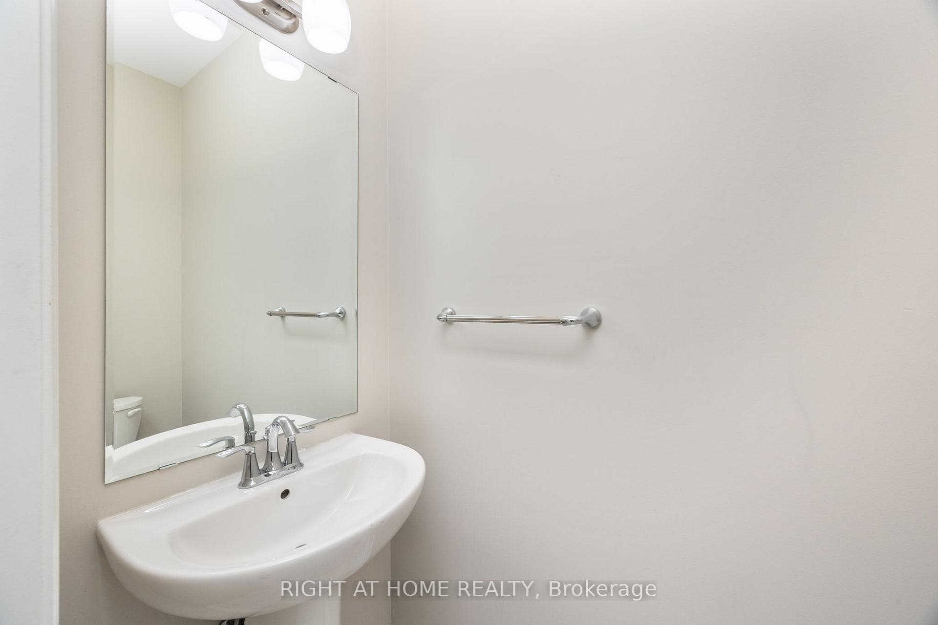 75 Orchardcroft Road photo 6