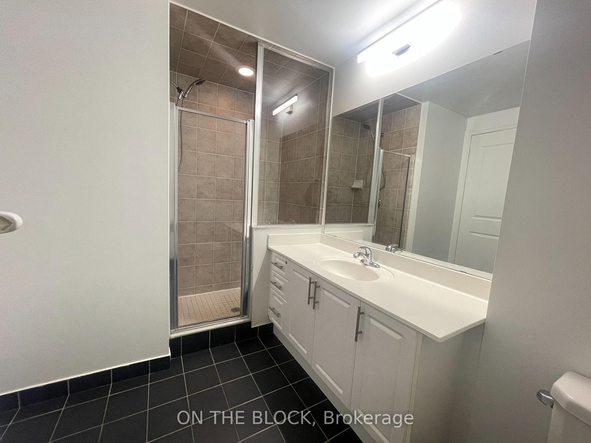 135 Wynford Drive Unit 807 photo 27