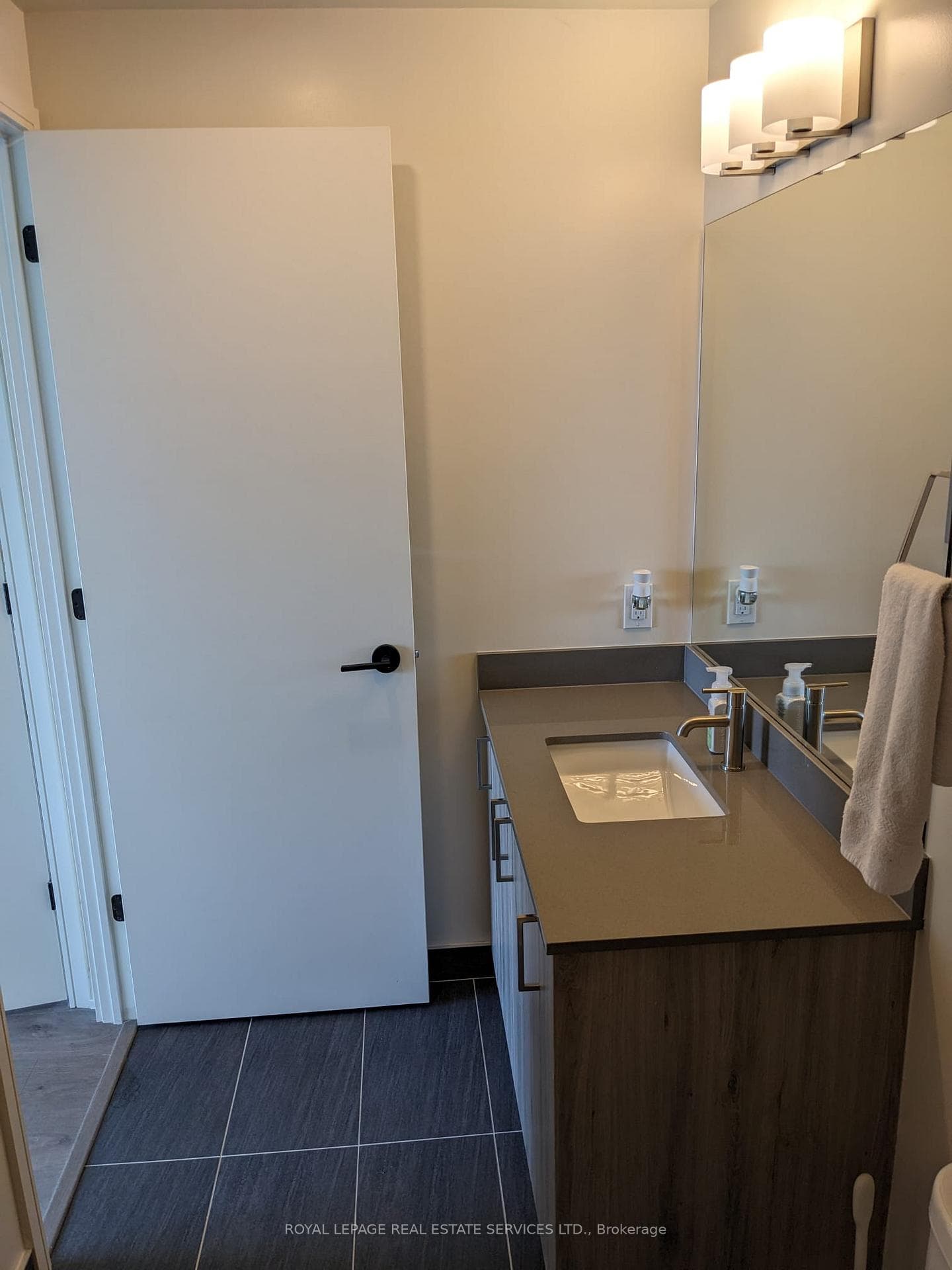 8010 Derry Road Unit 1004 photo 11