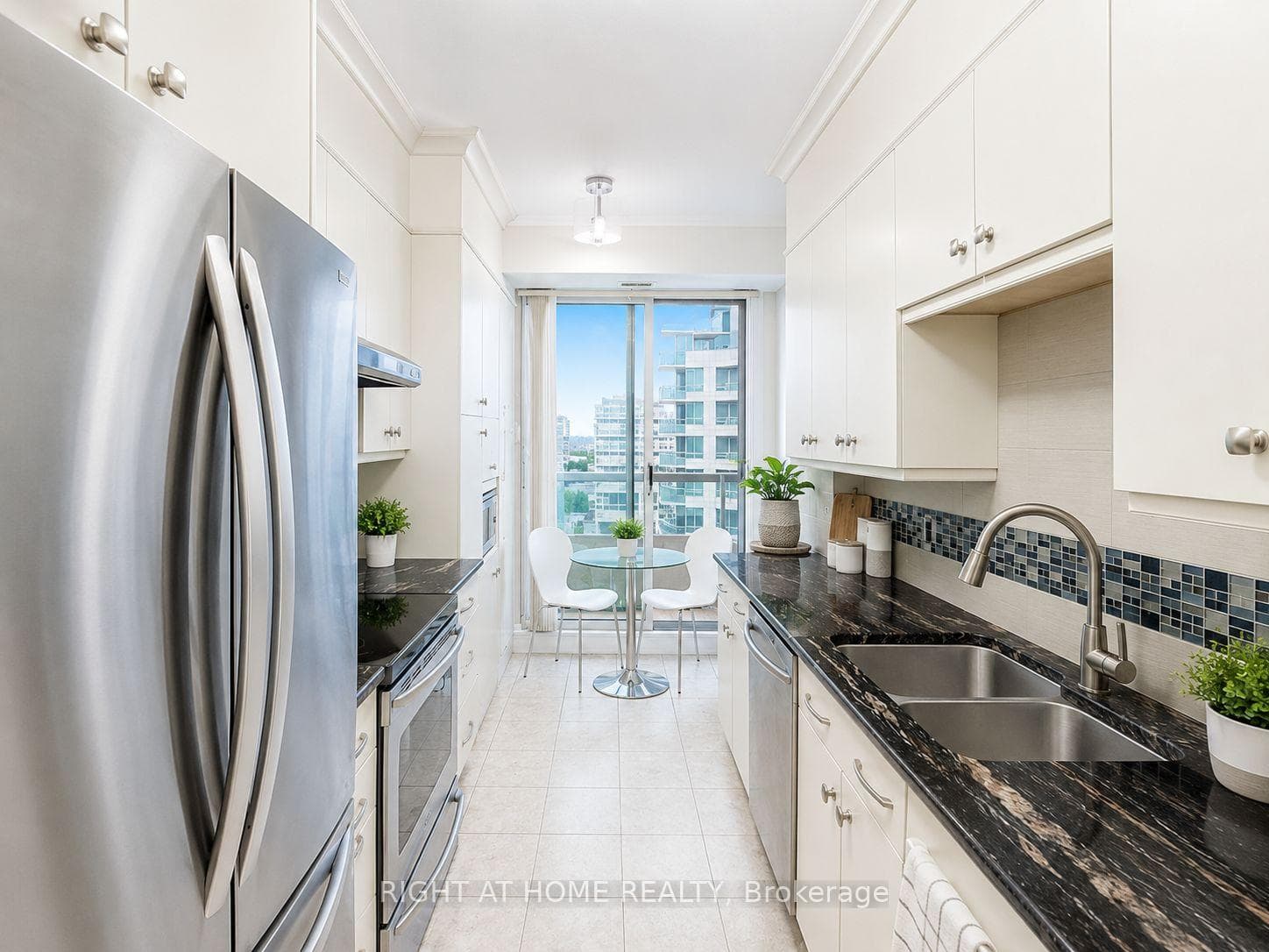 33 Empress Avenue Unit PH506 photo 8