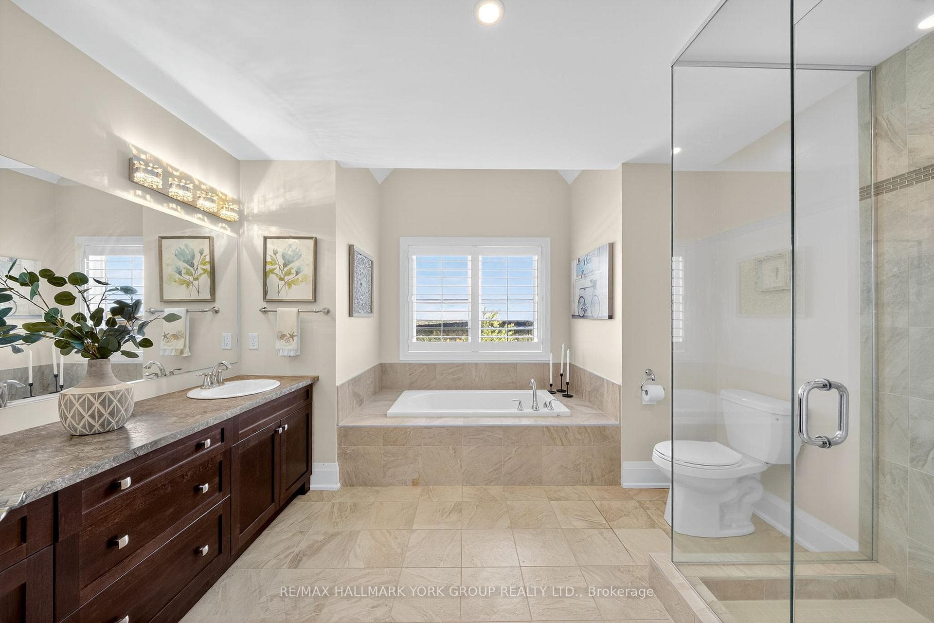 Main 5-Piece Bath
