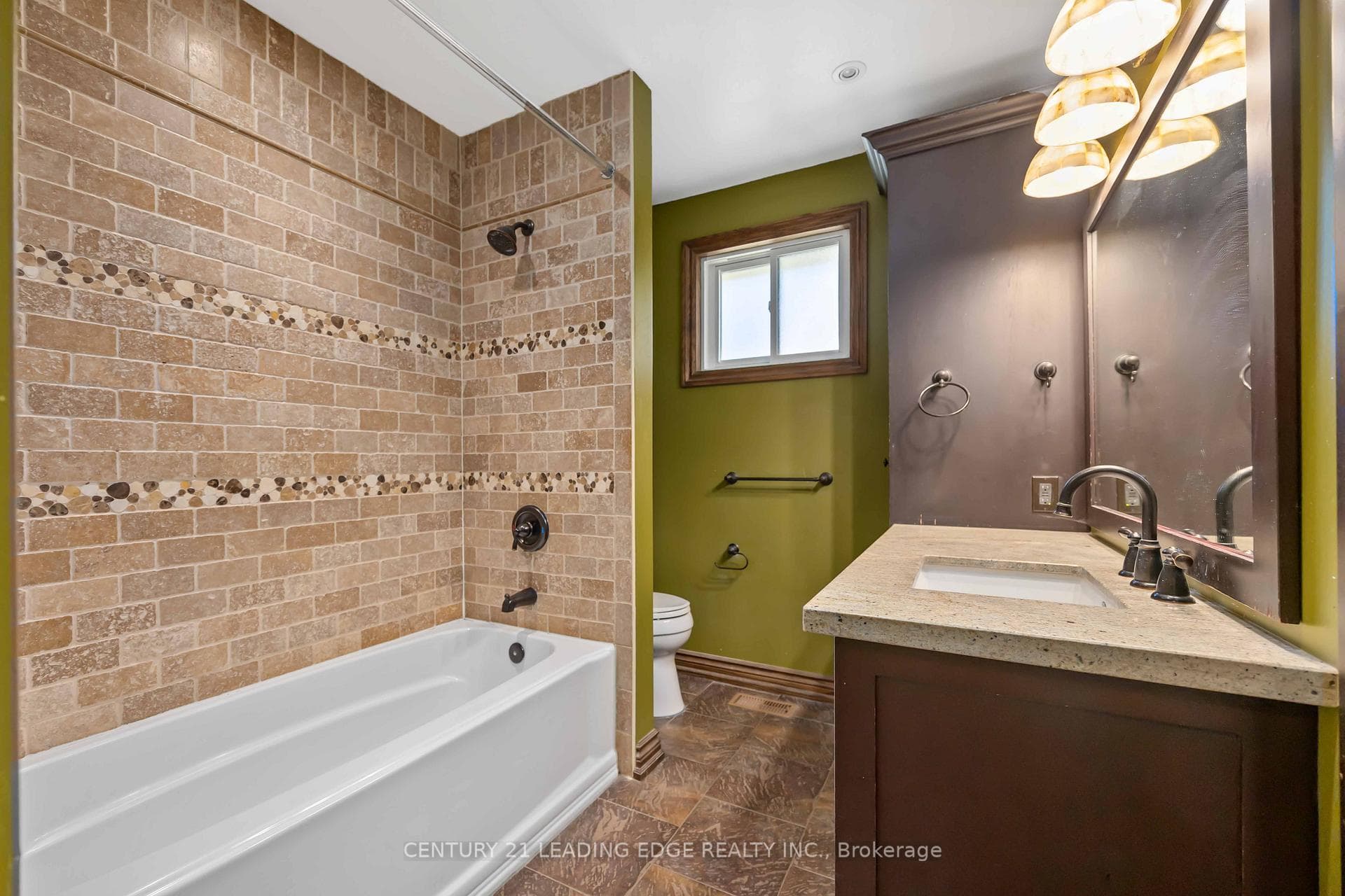 474 Rupert Avenue photo 22