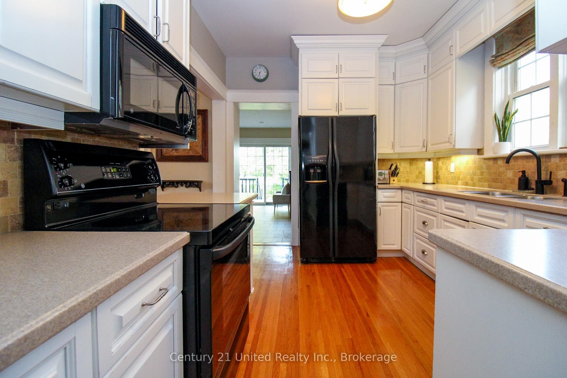 566 Waterford Street photo 17