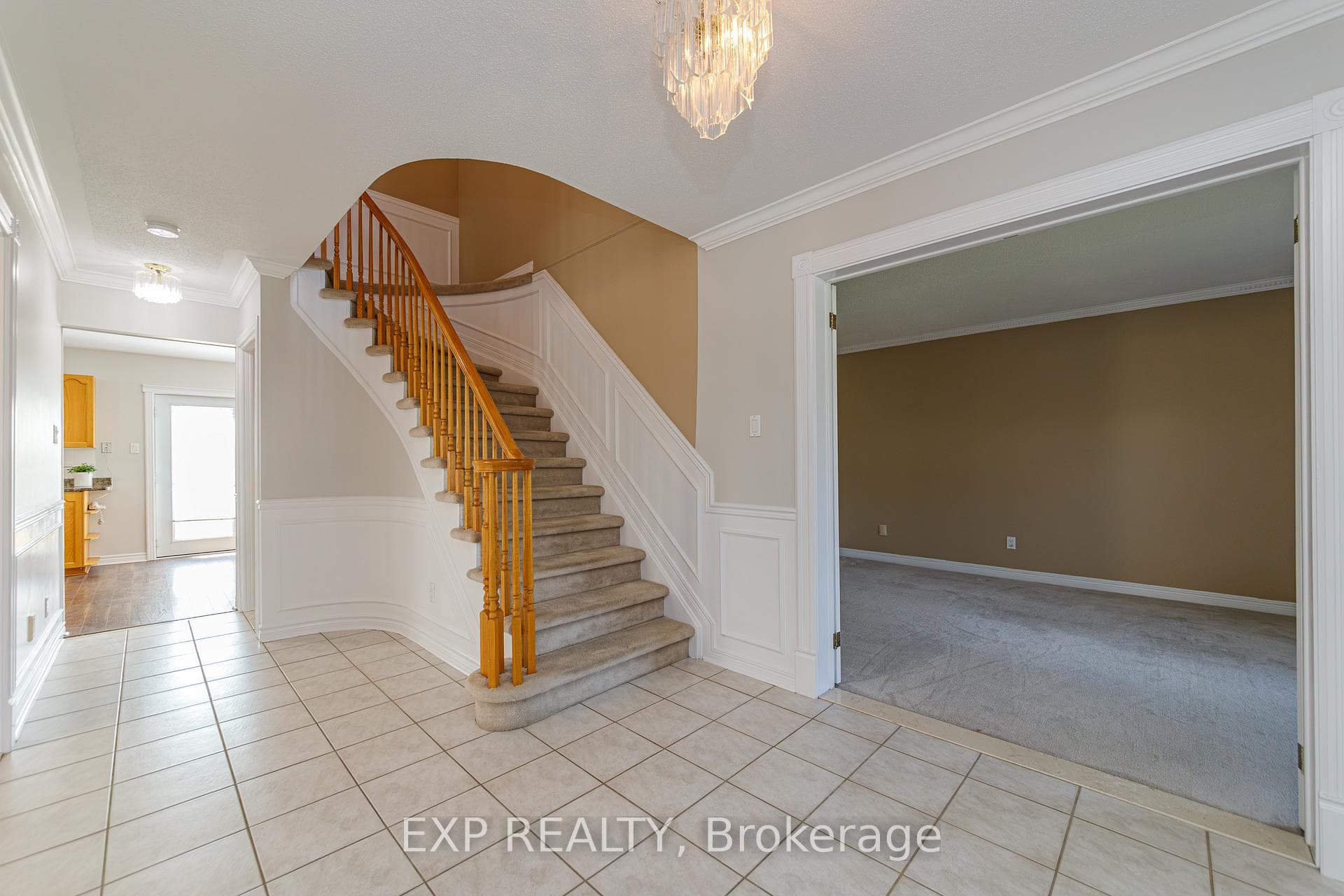 40 Newborough Crescent photo 18