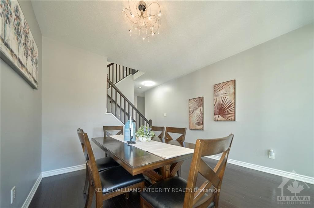 540 DUNDONALD Drive photo 5