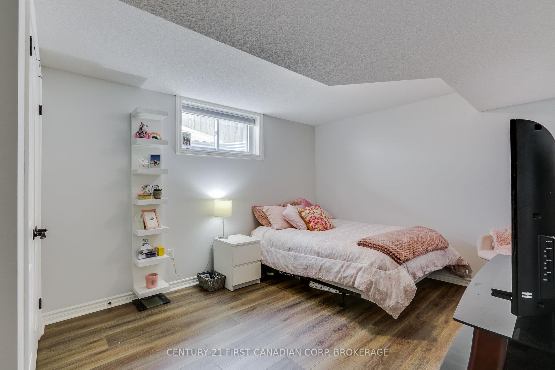 76 Sloan Drive photo 23
