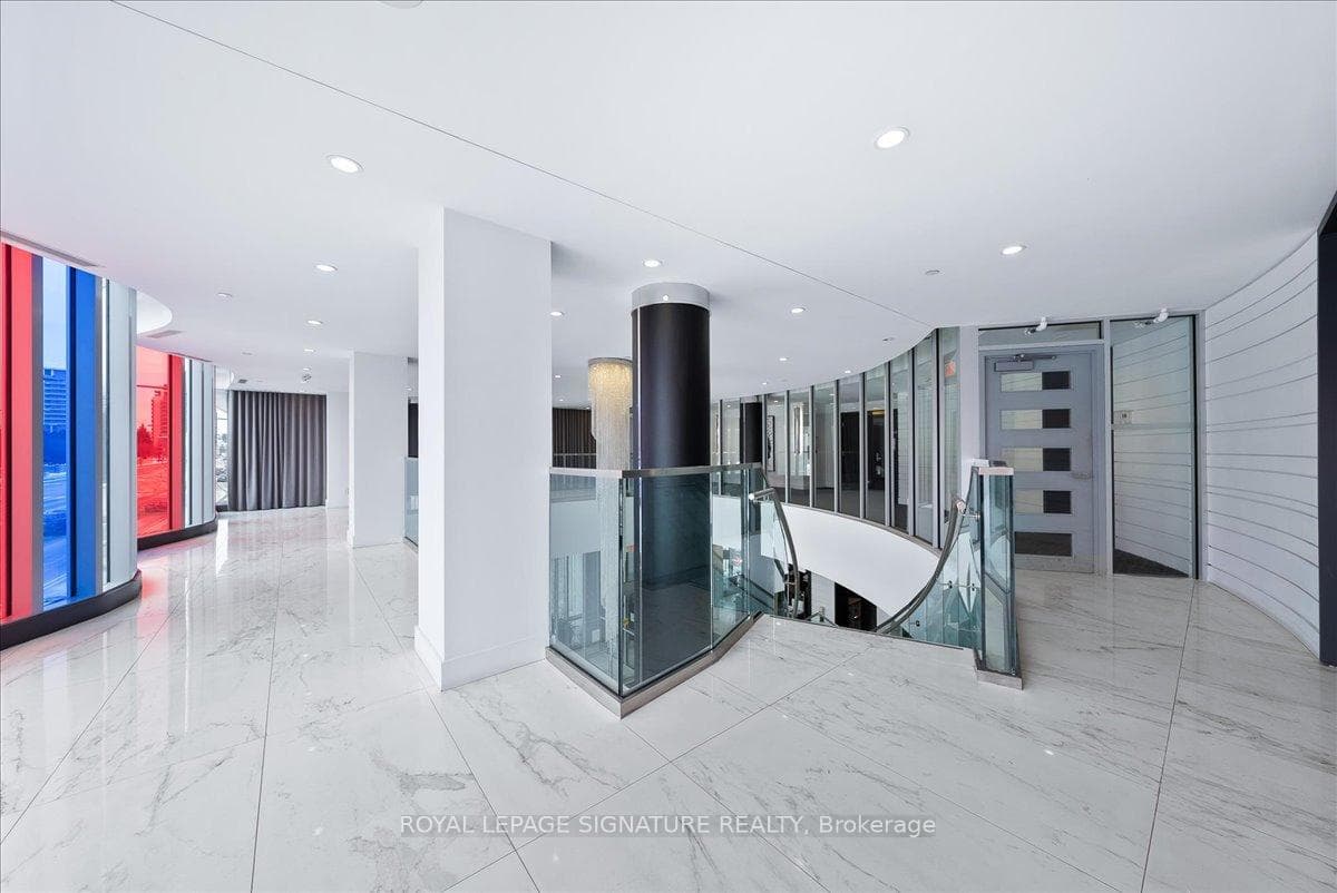 9471 Yonge Street Unit LPH06 photo 36
