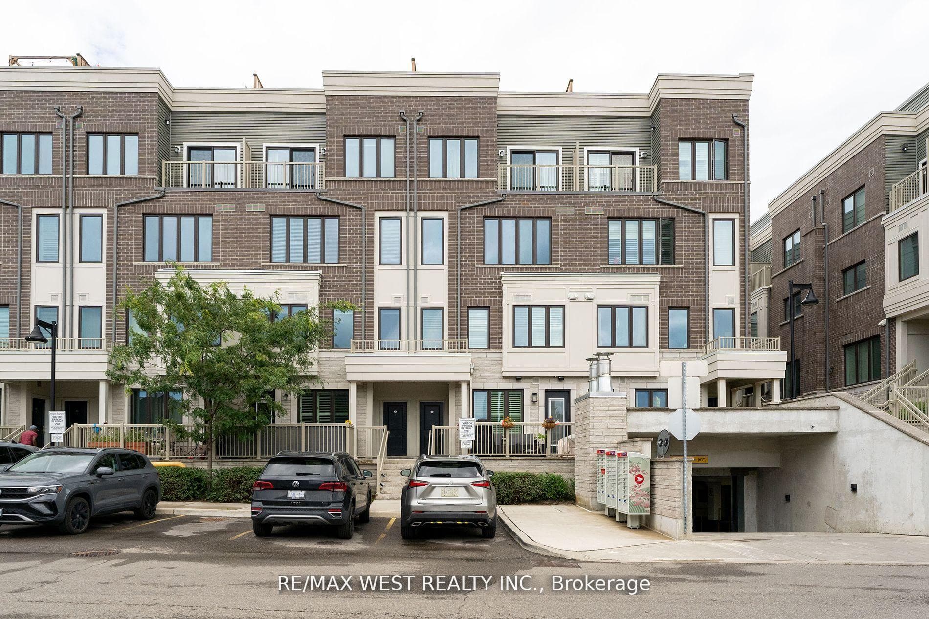 95 Eastwood Park Gardens Unit 14 photo 1