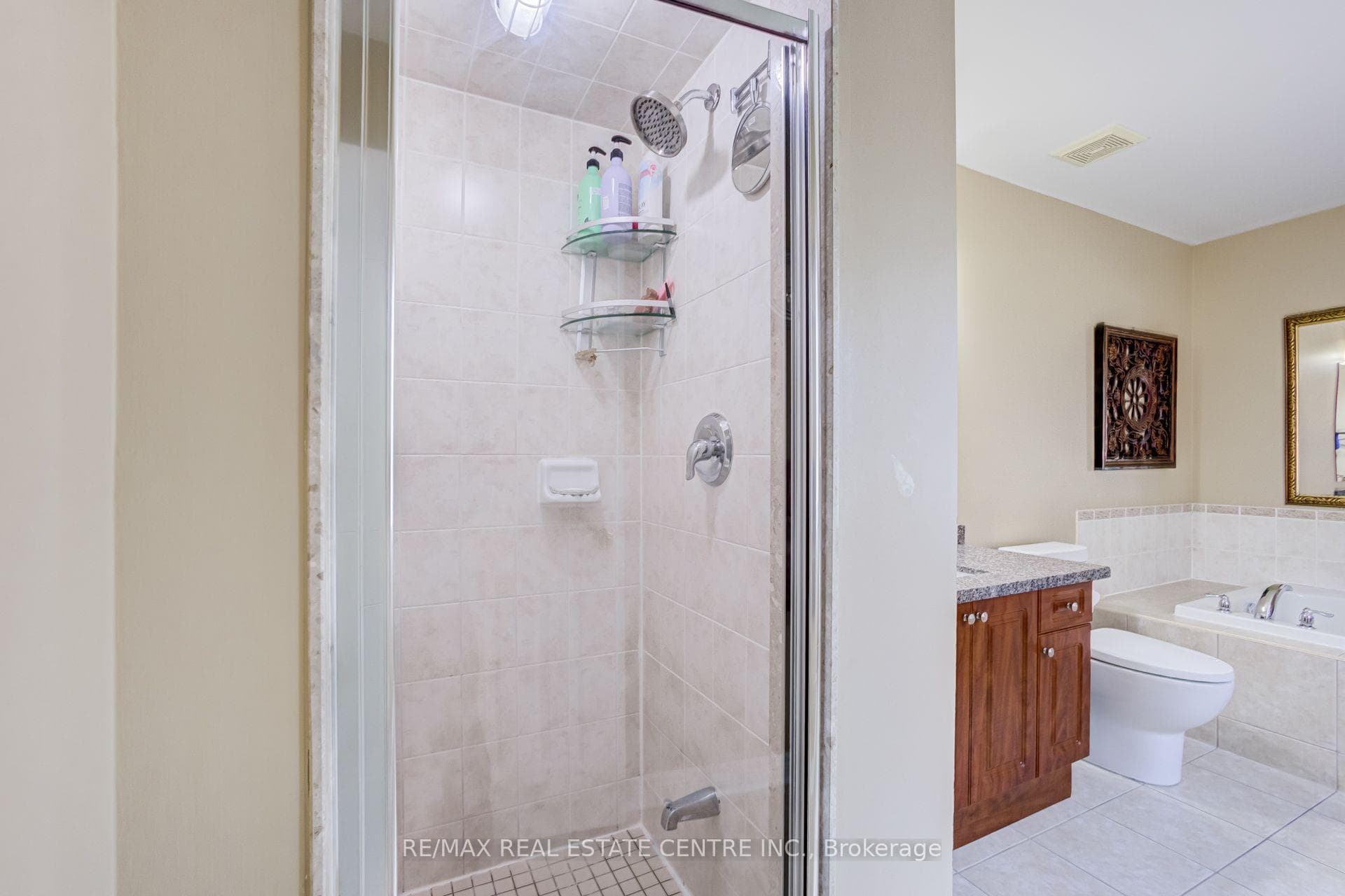 5588 Doctor Peddle Crescent photo 26