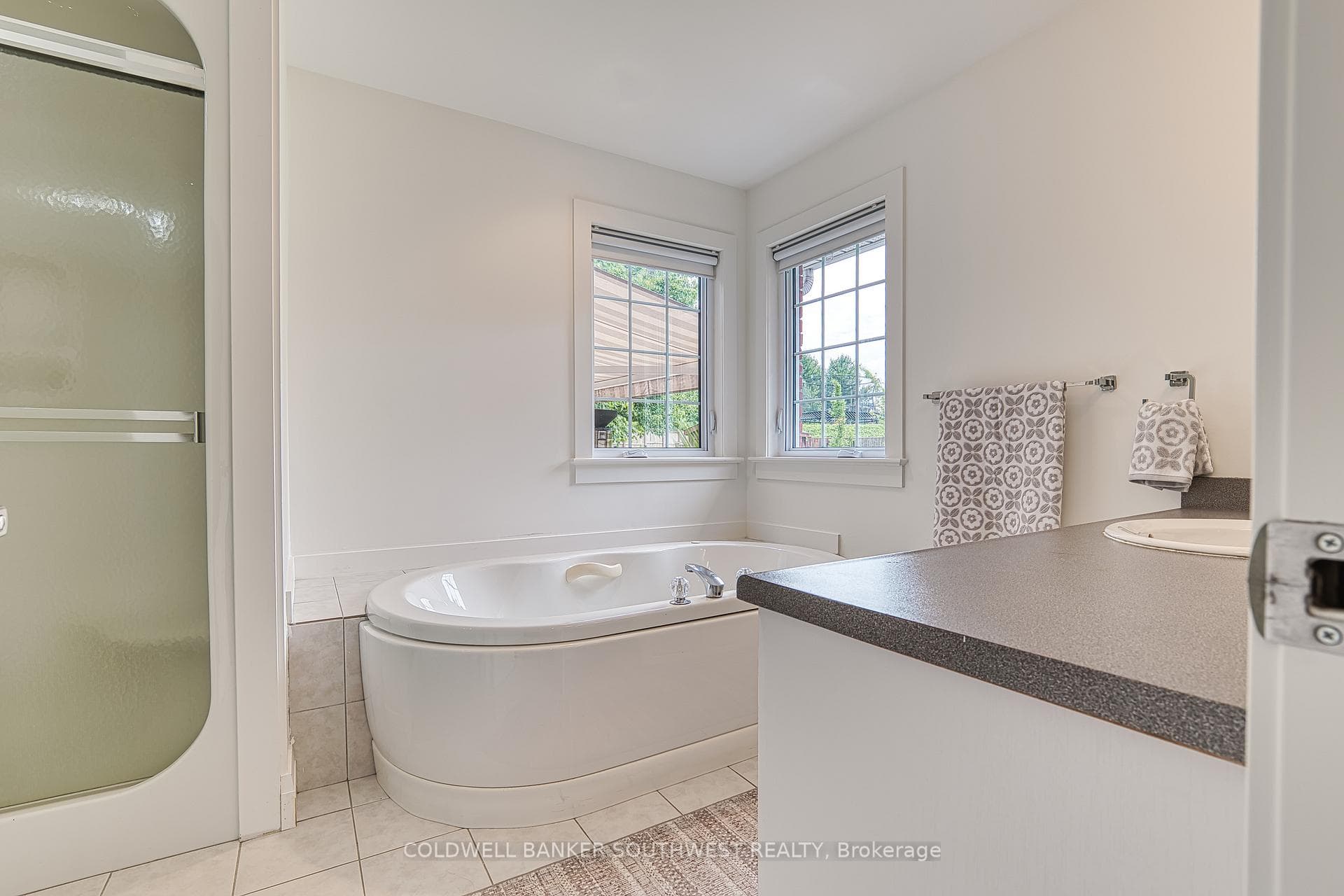 Main Floor Ensuite Bath