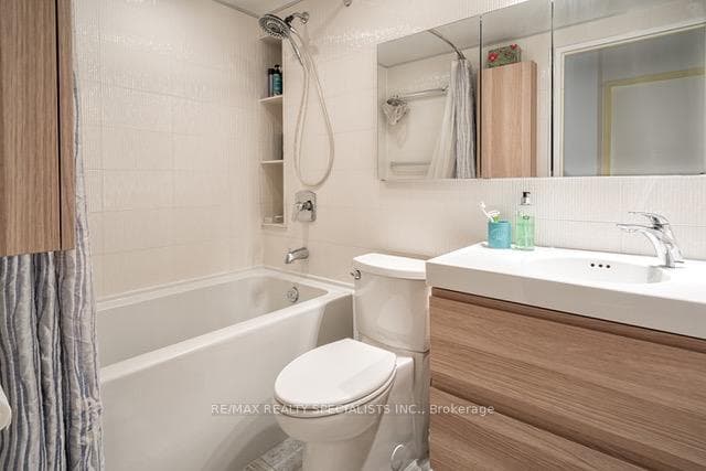 20 Sunrise Avenue Unit 408 photo 16
