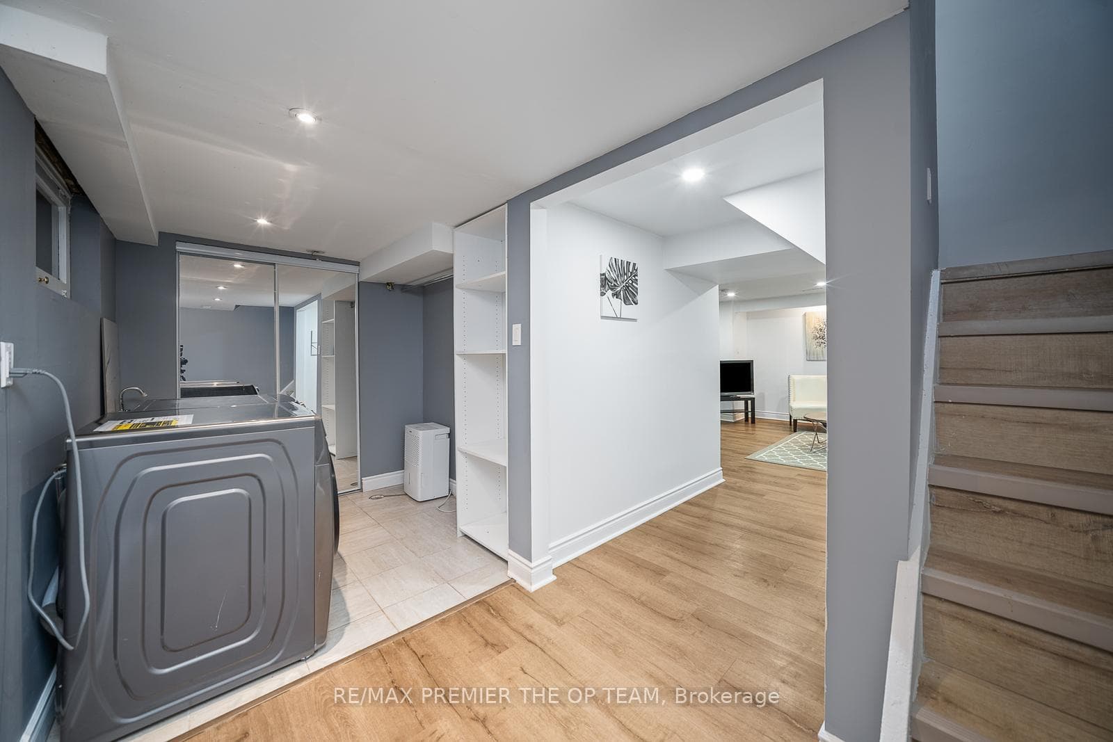 53 Hawman Avenue photo 17