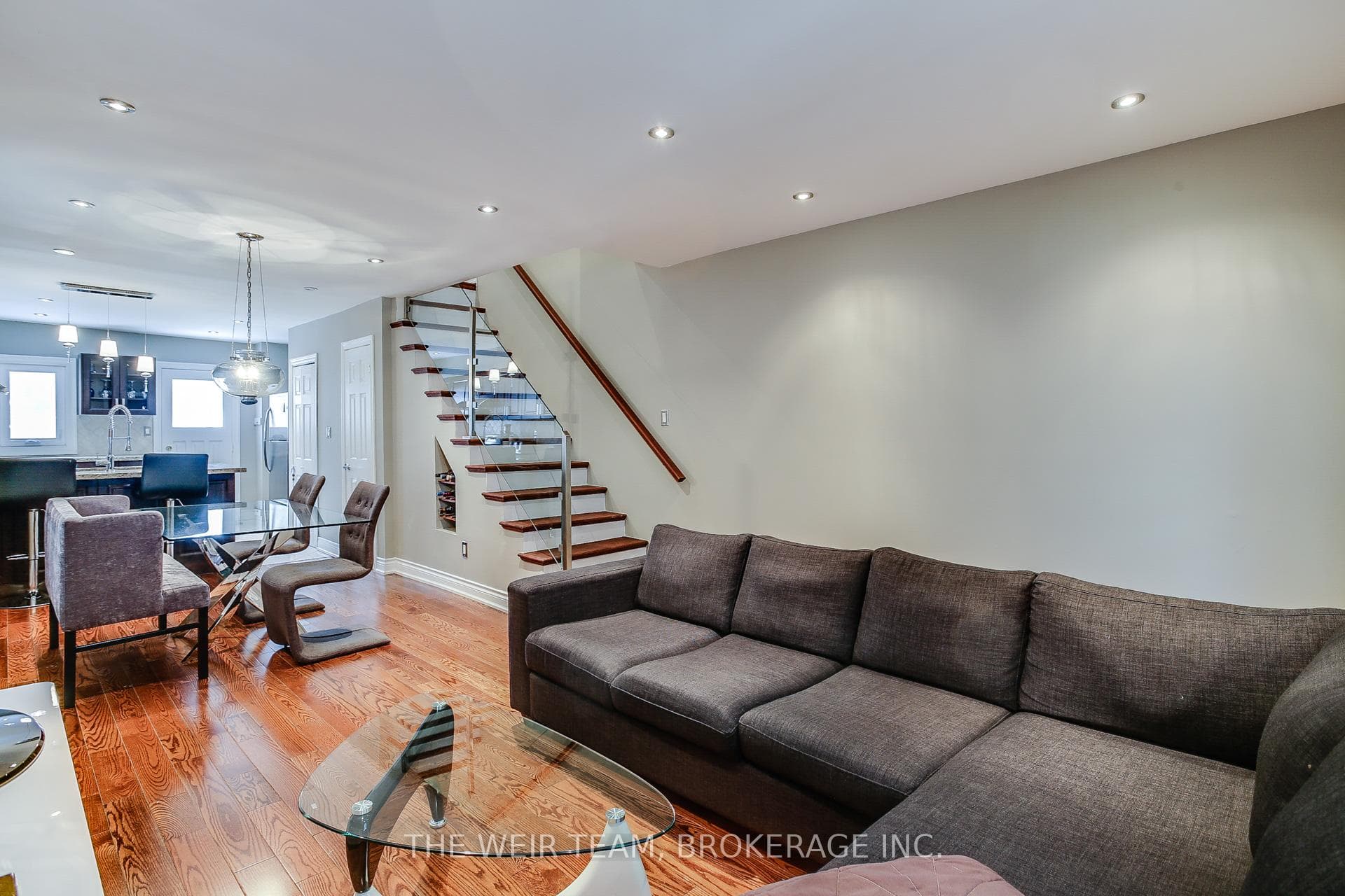 61 Rushbrooke Avenue Unit Upper photo 4