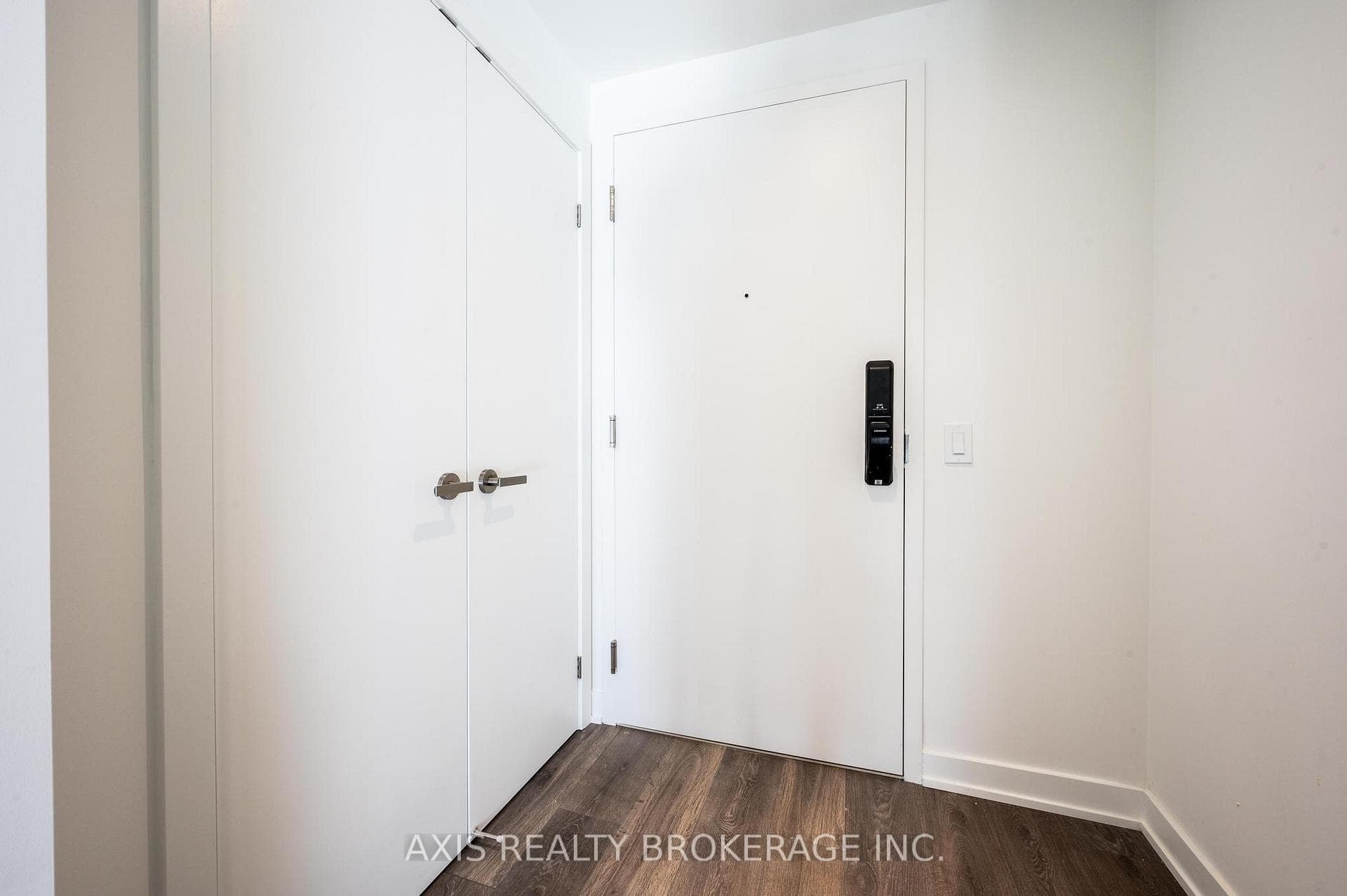 28 Ann Street Unit 913 photo 8