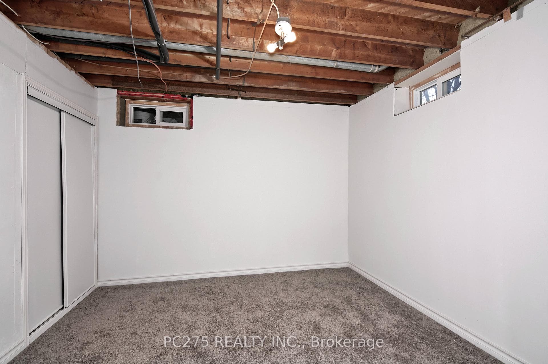 1240 Hillcrest Avenue photo 23