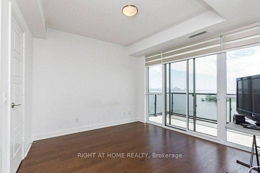 110 Marine Parade Drive Unit 1003 photo 14