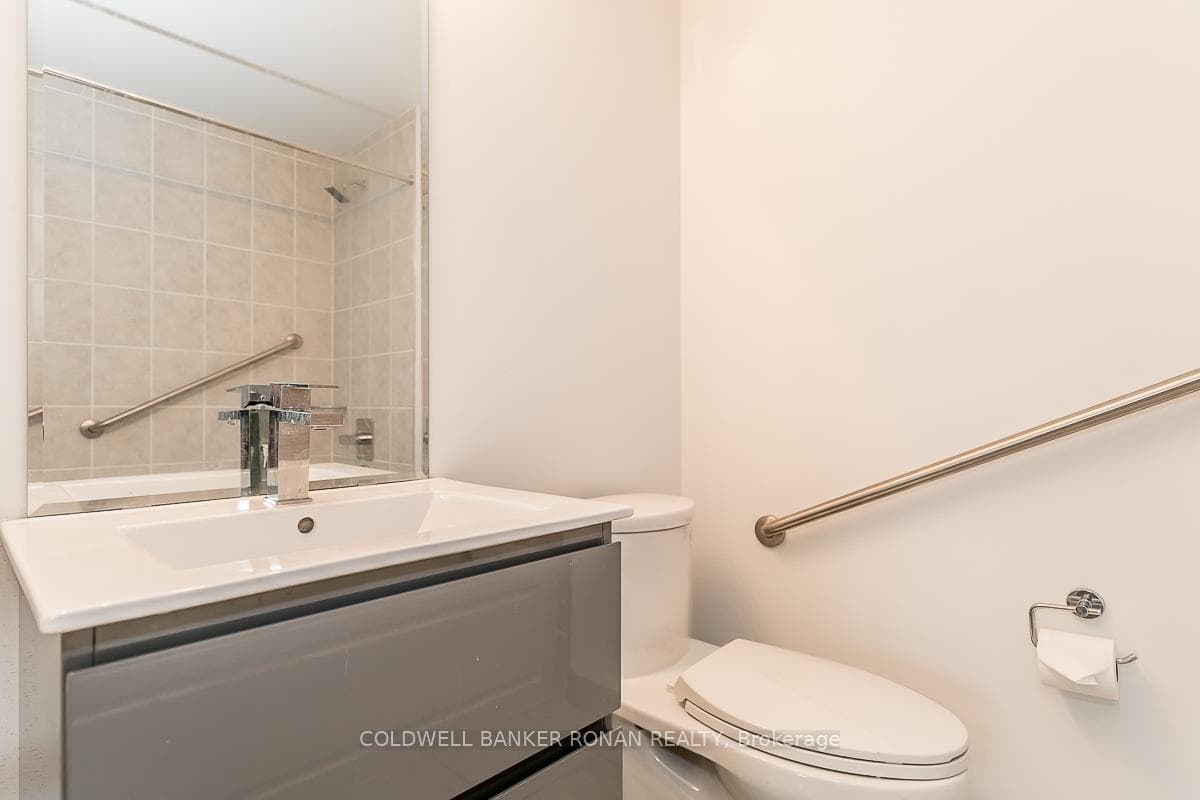 69 Boyne Street Unit 407 photo 18