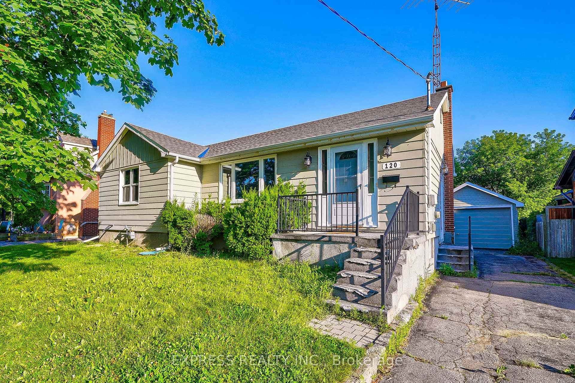 120 Beatrice Street photo 2