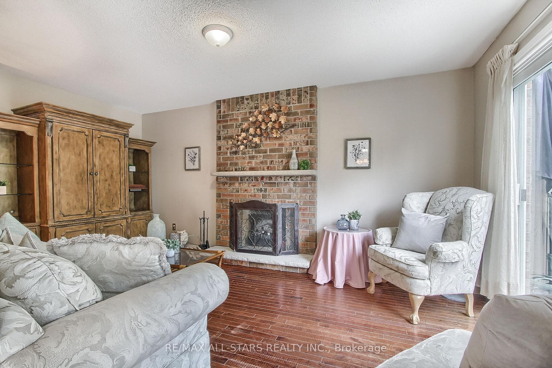 143 Larkin Avenue photo 17