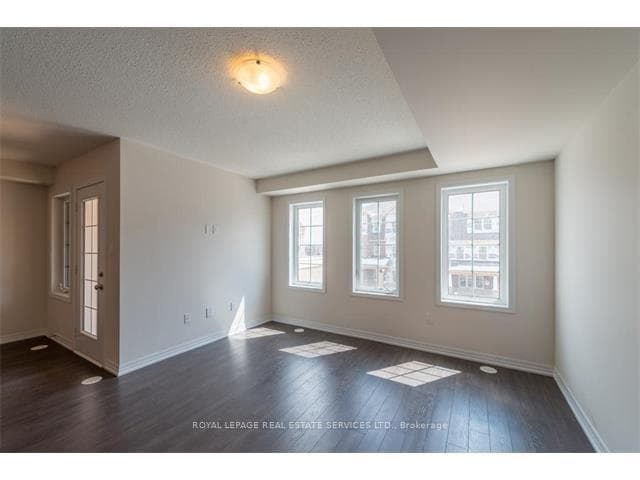 229 Ellen Davidson Drive photo 4