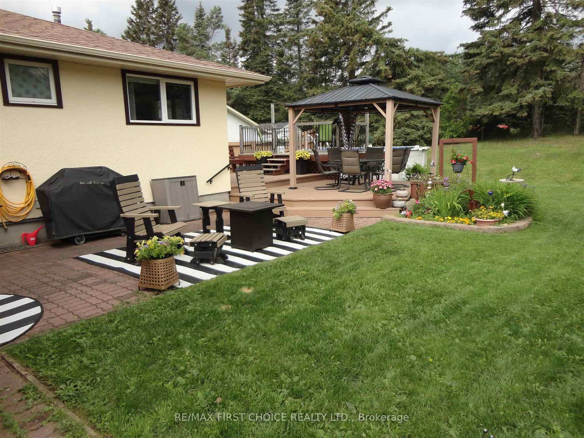 288 Fairbank Place photo 30