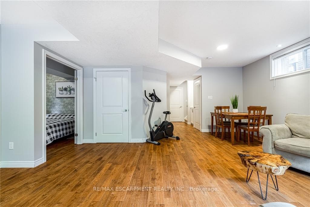 700 Robert Ferrie Drive photo 32