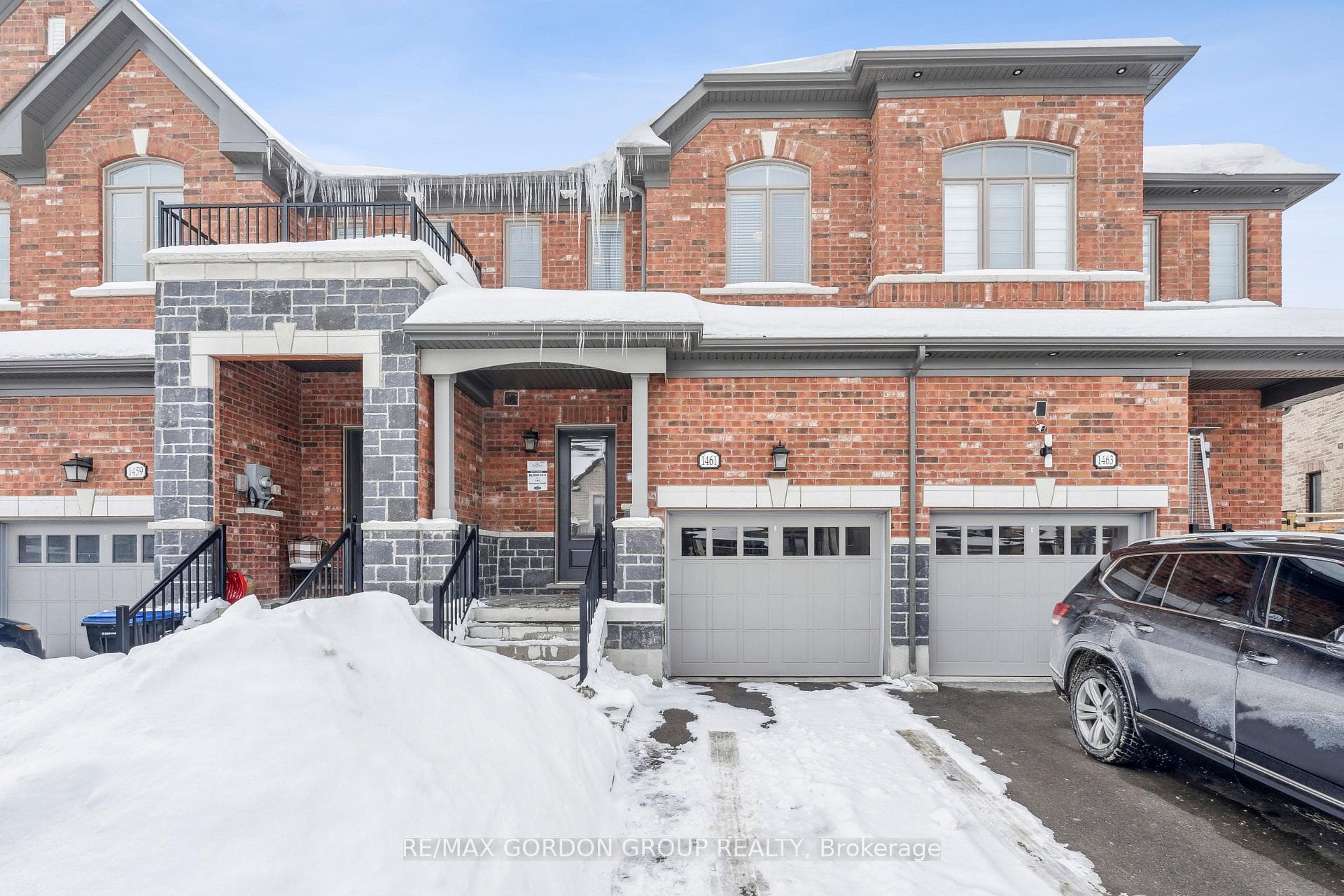 1461 Blackmore Street photo 2