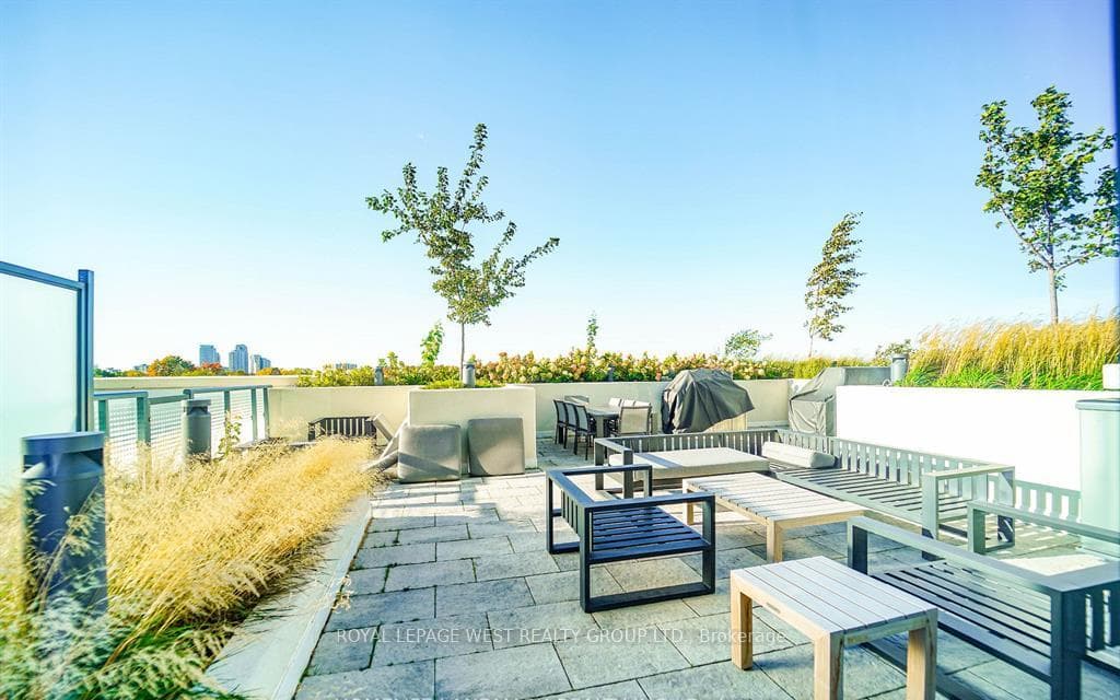30 Samuel Wood Way Unit 2303 photo 11