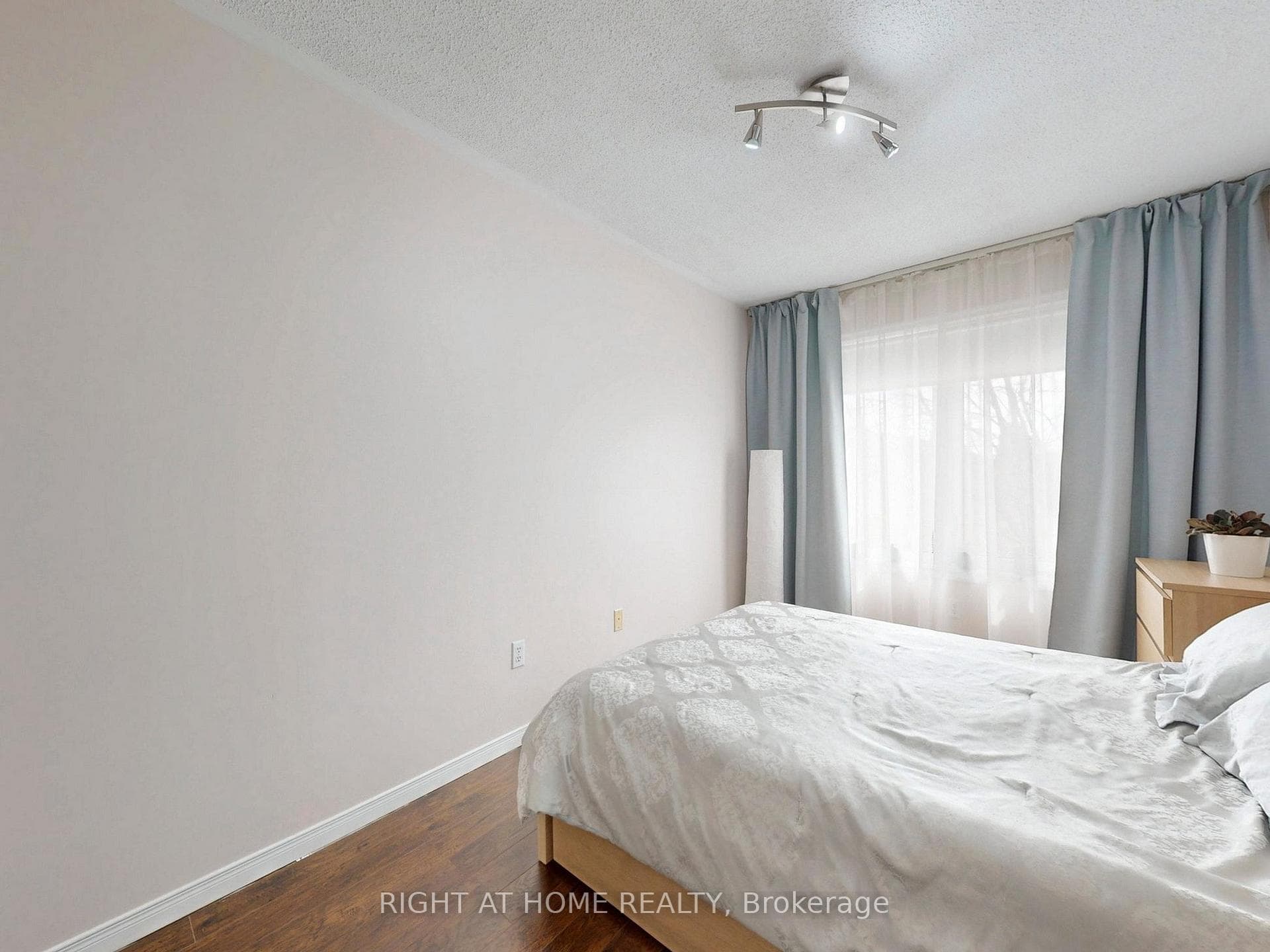 179 Vanguard Road photo 30