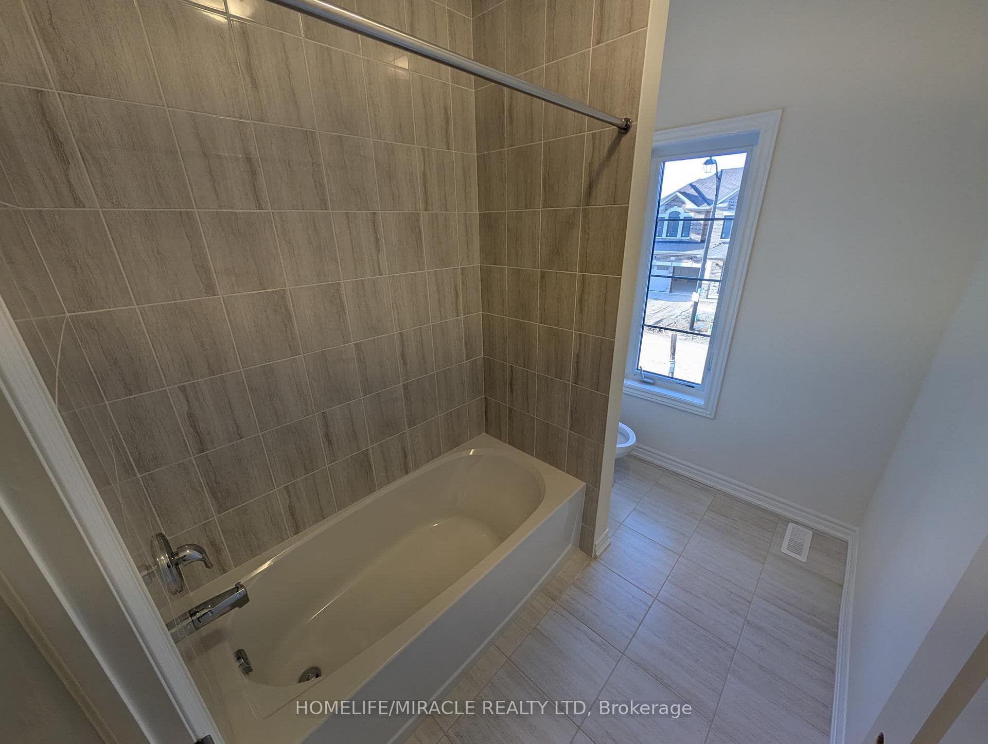 47 Arnold Circle photo 9