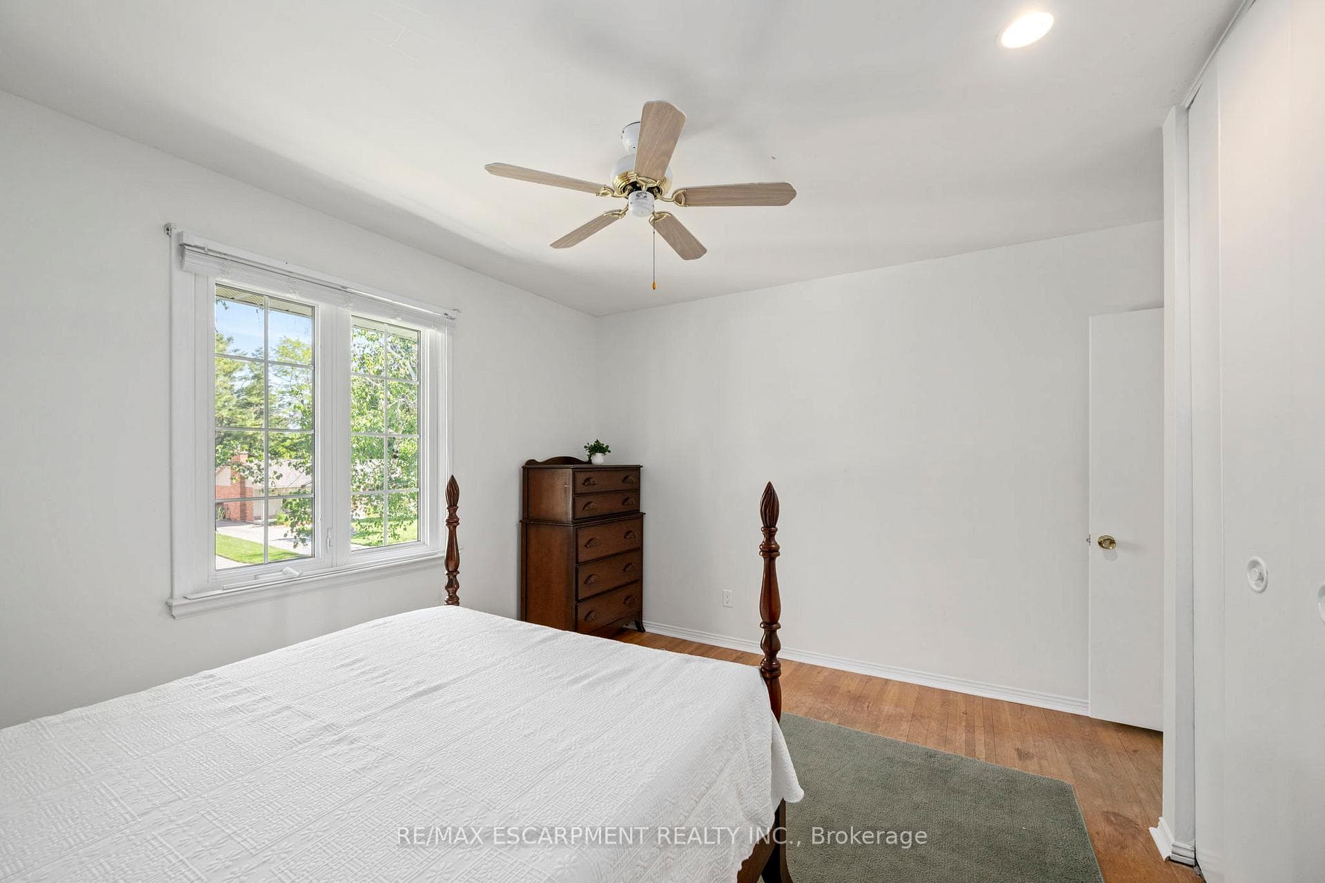 50 Queen Mary Crescent photo 23