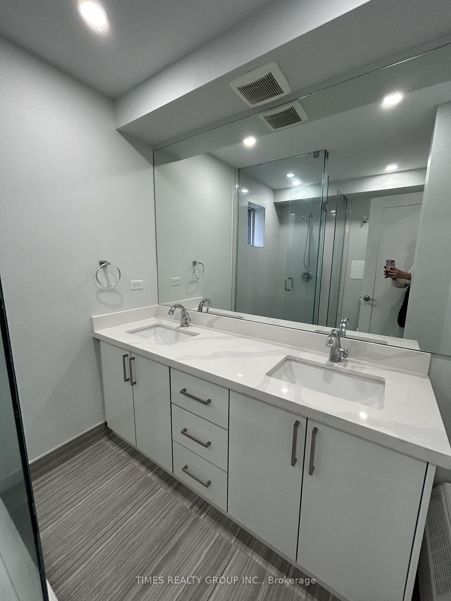 15 Walmer Road Unit 207 photo 9