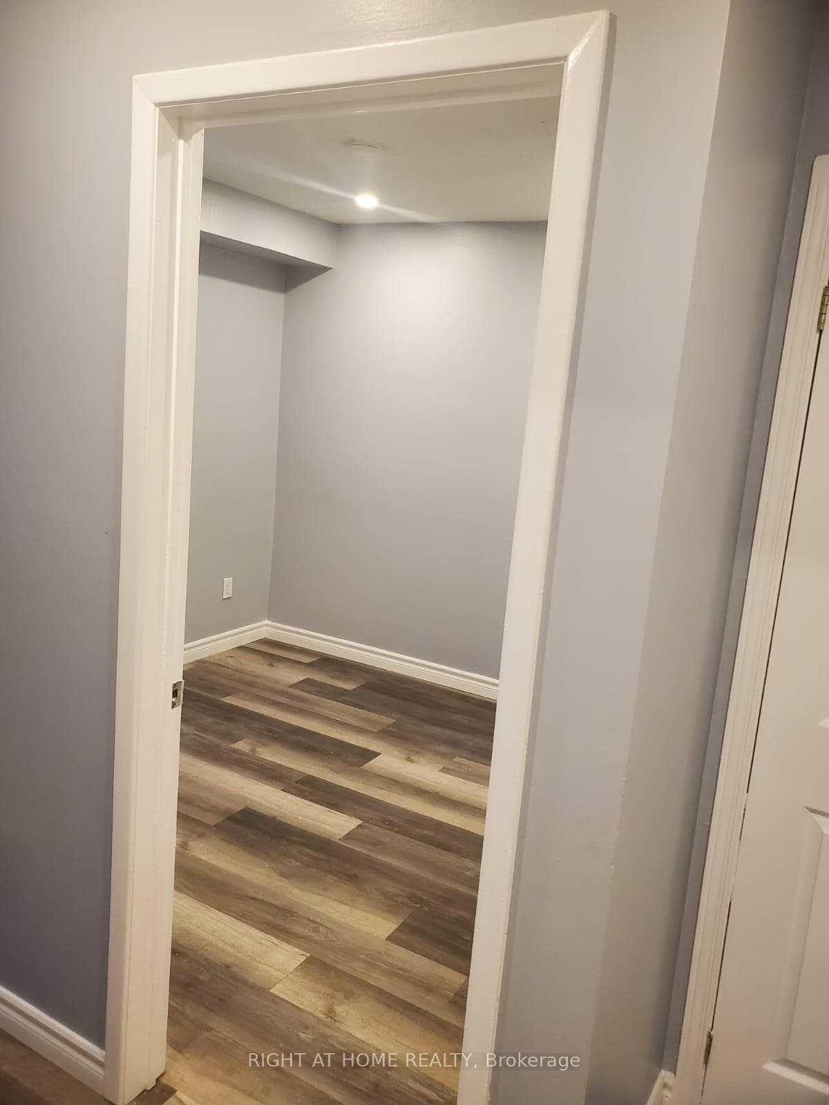 23 Dafoe Crescent Unit Main photo 12