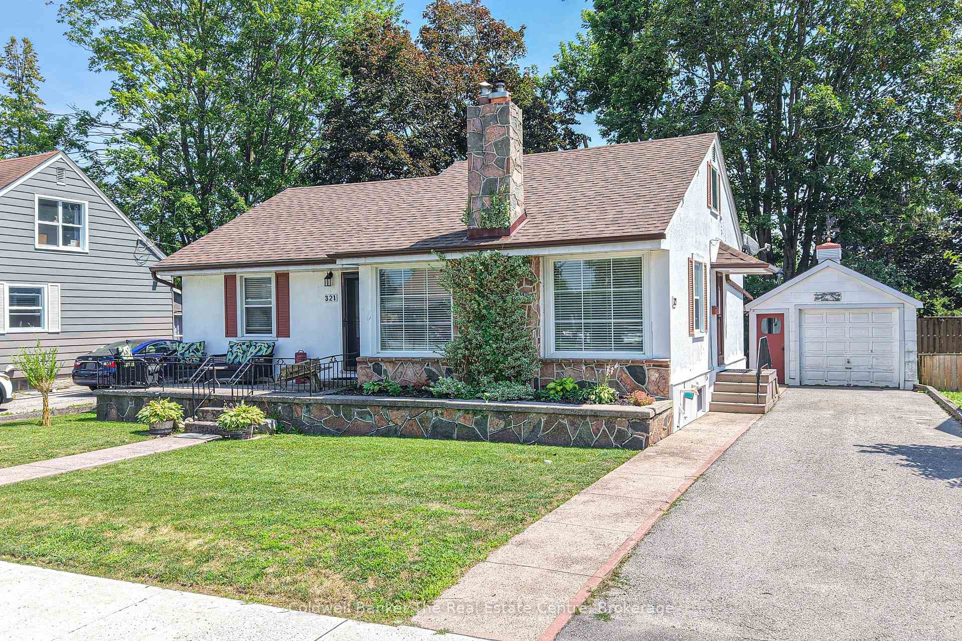 321 Franklin Street photo 2