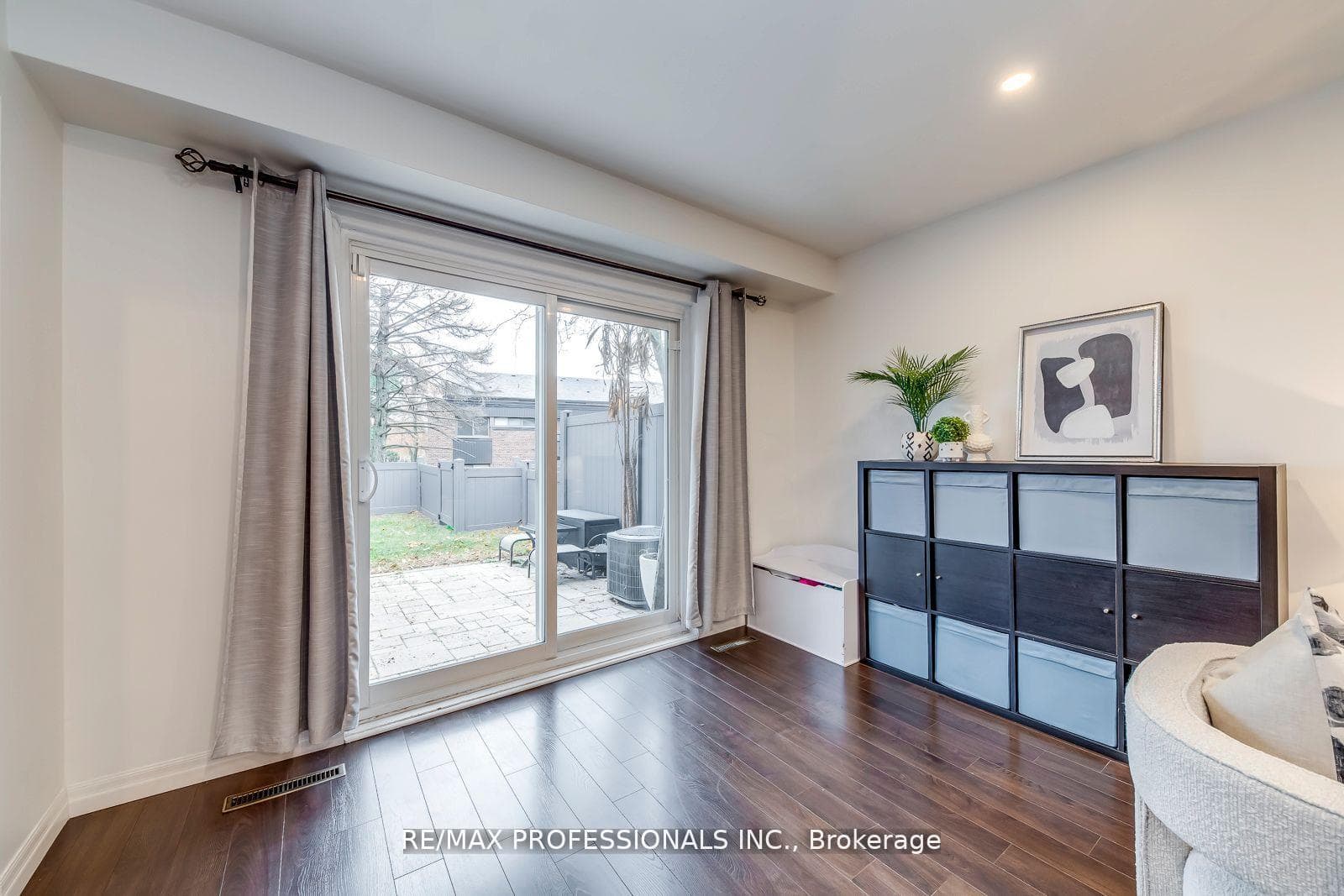 4345 Bloor Street Unit 51 photo 9