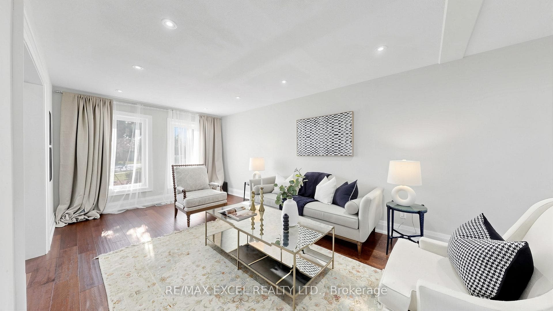 43 Piccadilly Road photo 2