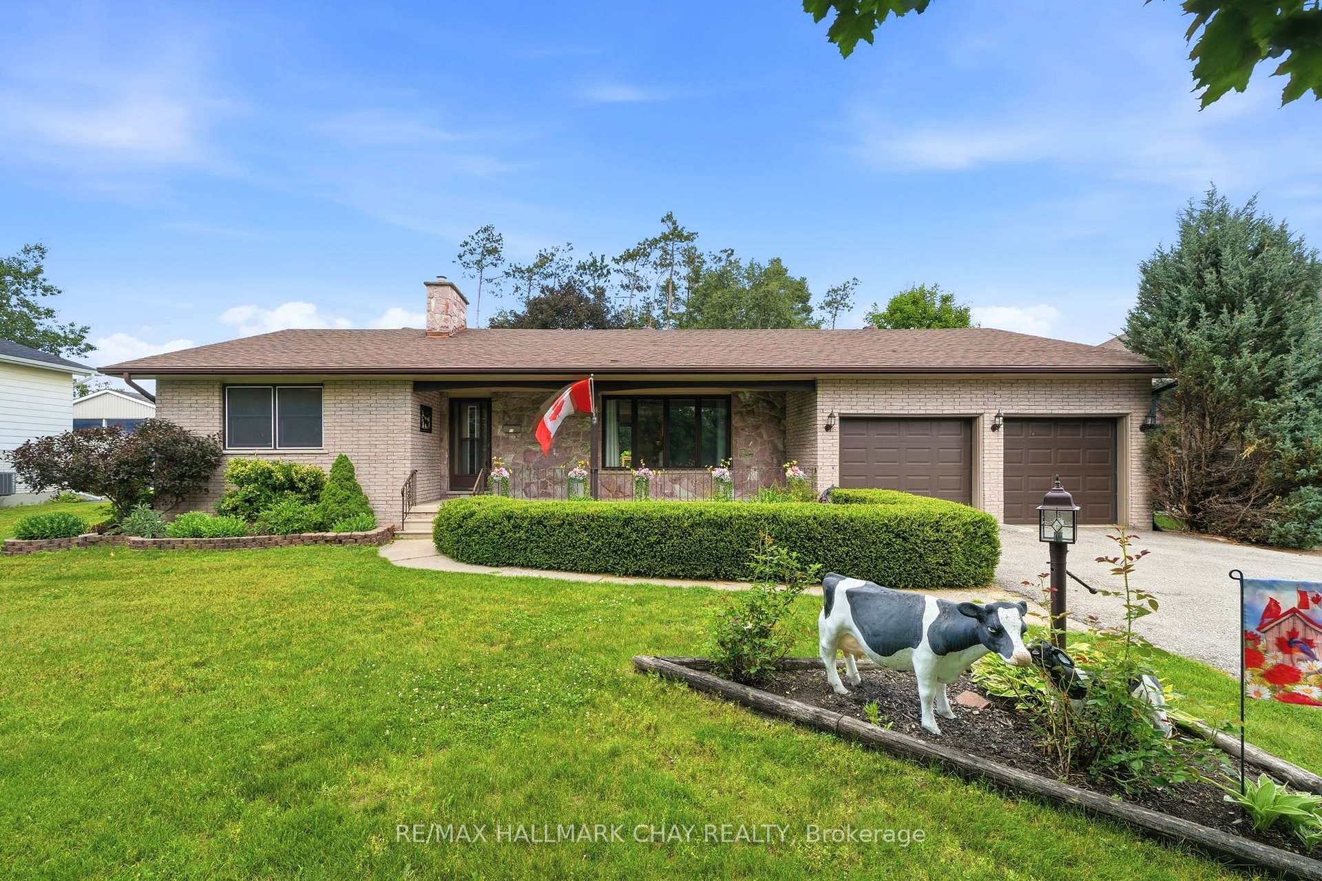 14 Douglas Drive photo 2