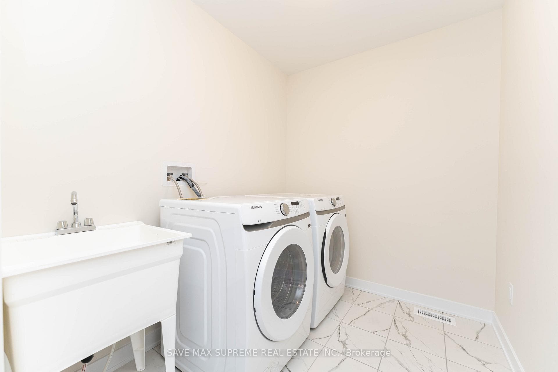 82 Starboard Crescent Unit CRES photo 31