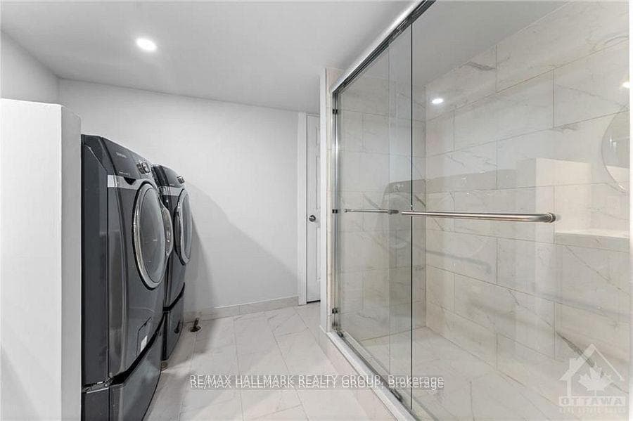 366 Pickford Drive photo 25