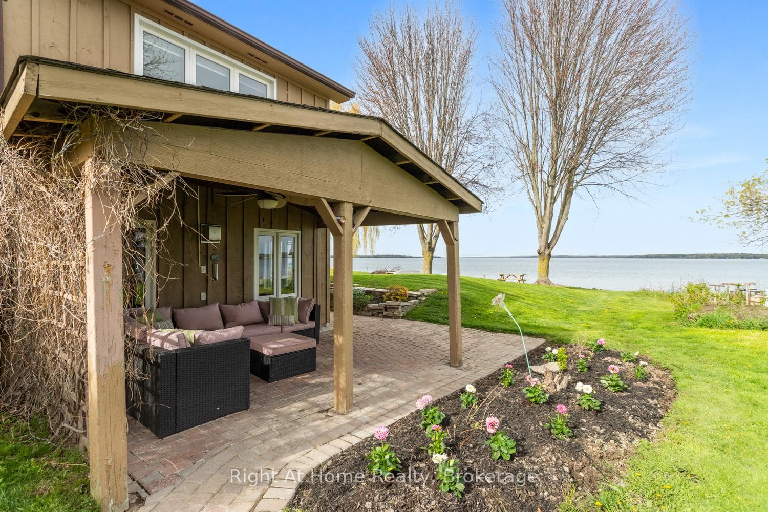 239 Aldred Drive photo 2