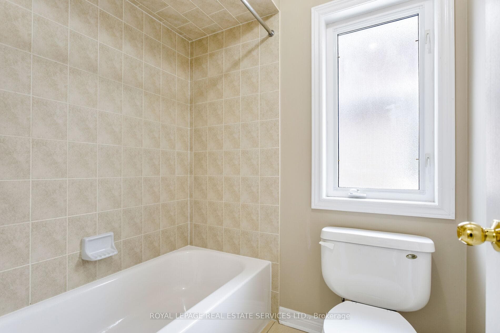 3137 Countess Crescent photo 25