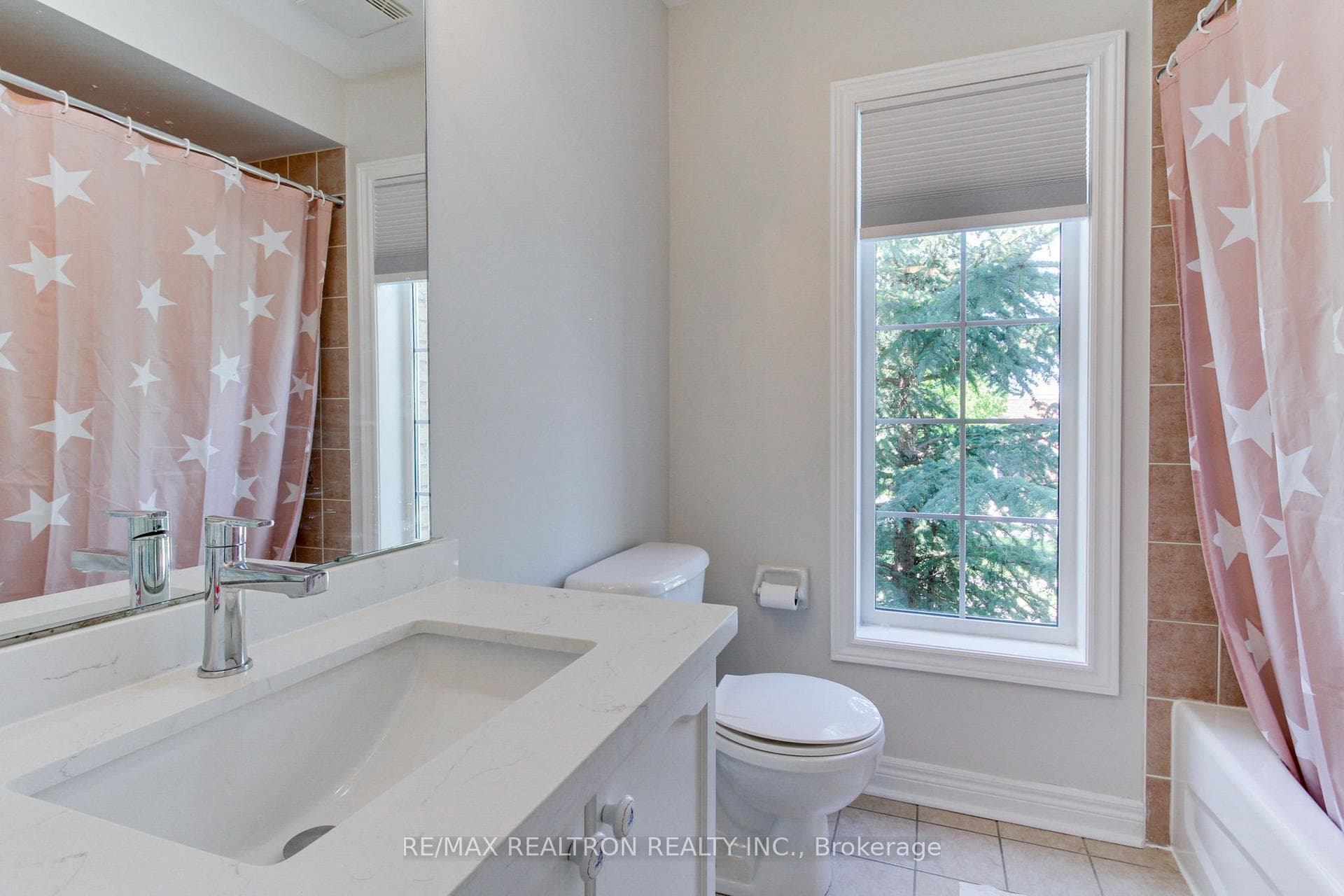 119 Watkins Glen Crescent photo 33